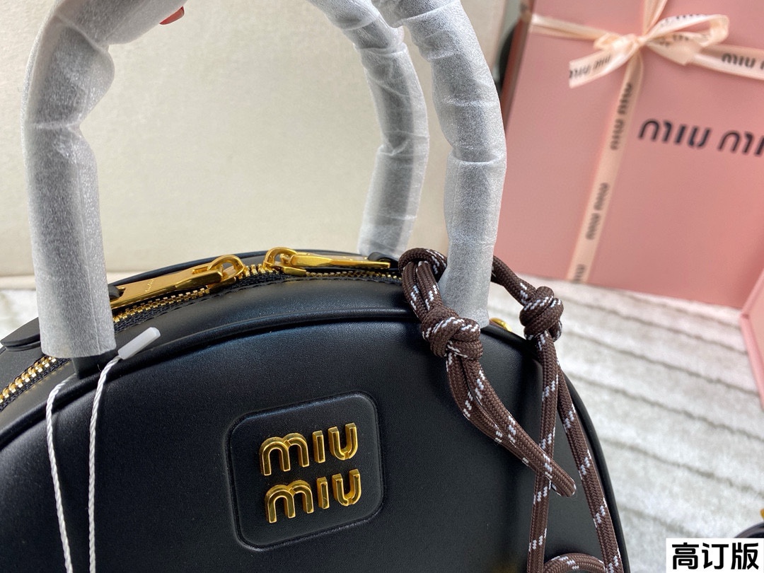 【MIUMIU】2025新作 ショルダーストラップ ザー トップハンドルバッグ