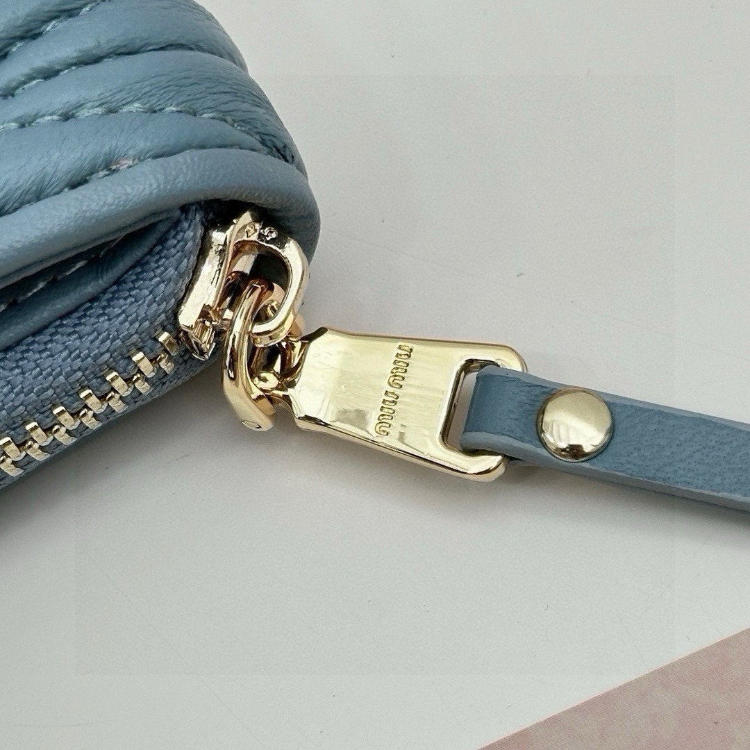 関税負担なし☆MiuMiu ミュウミュウ マテラッセ コインケース x 財布（レディース）