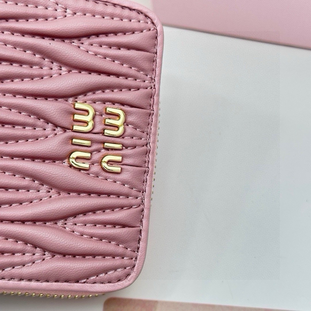 関税負担なし☆MiuMiu ミュウミュウ マテラッセ コインケース x 財布（レディース）