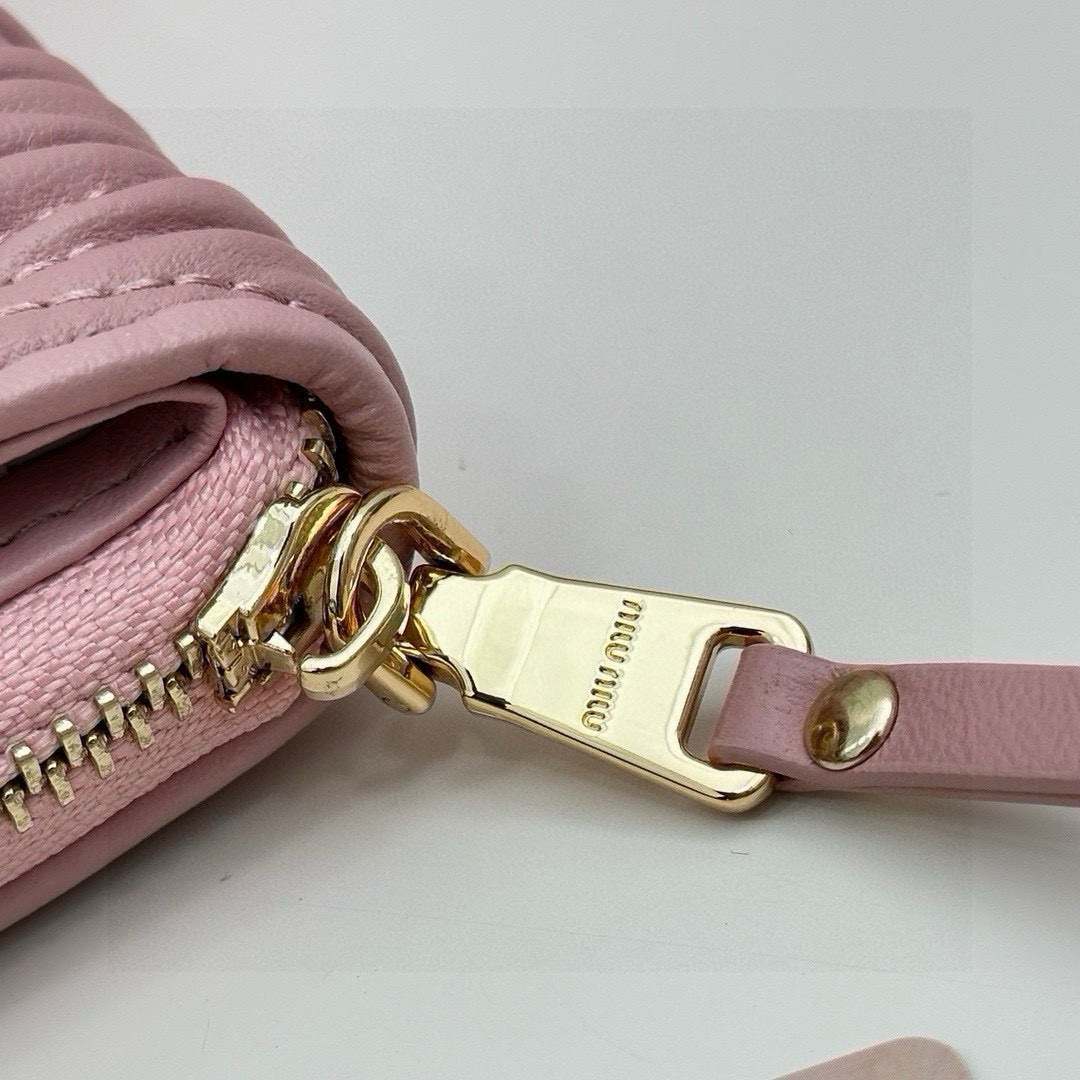 関税負担なし☆MiuMiu ミュウミュウ マテラッセ コインケース x 財布（レディース）