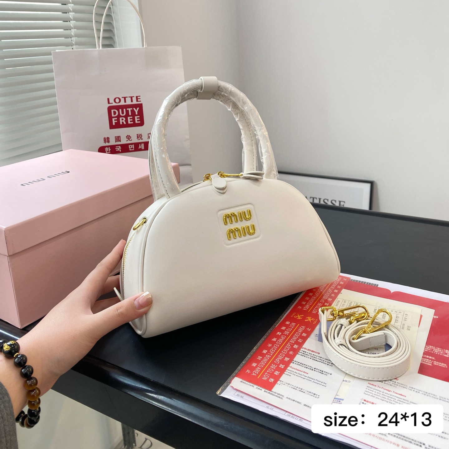 MiuMiu ショルダーストラップ付き レザー トップハンドルバッグ