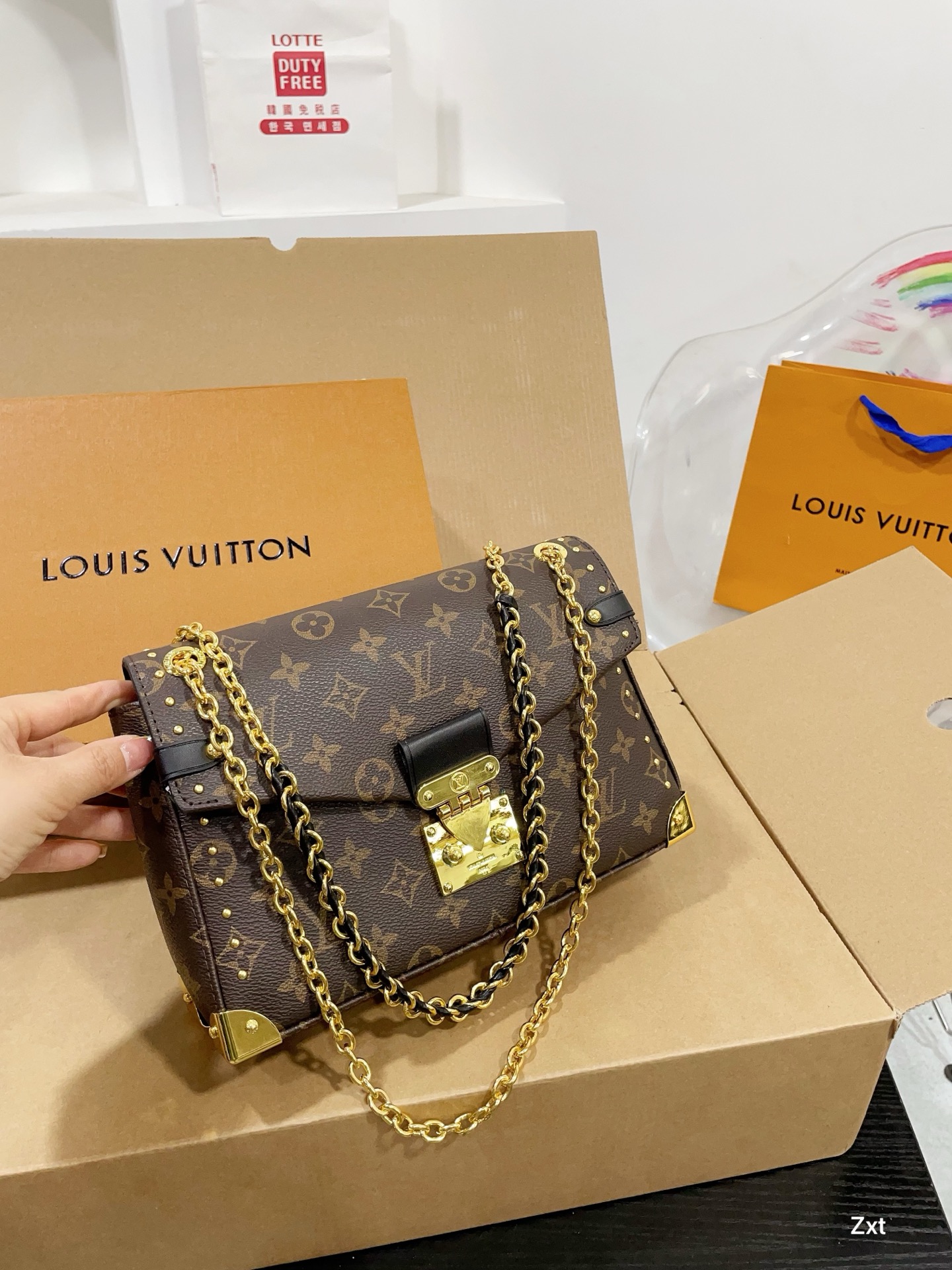 【25SS 高級感溢れる】ルイヴィトン　新作 - 2025春夏トランキー ハンドバッグ