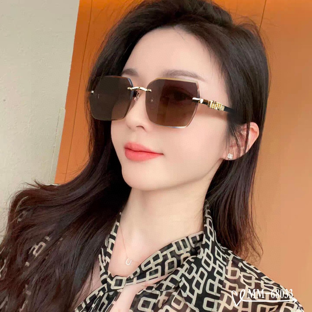 🍒新作✨サングラス 紫外線99%カット、旅行やお出かけの際の服装に合わせやすいアイテム M68033