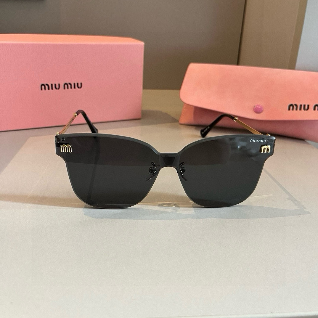 MIUMIU【TR偏光シリーズ】2025年新作 偏光サングラス 紫外線対策 M376644
