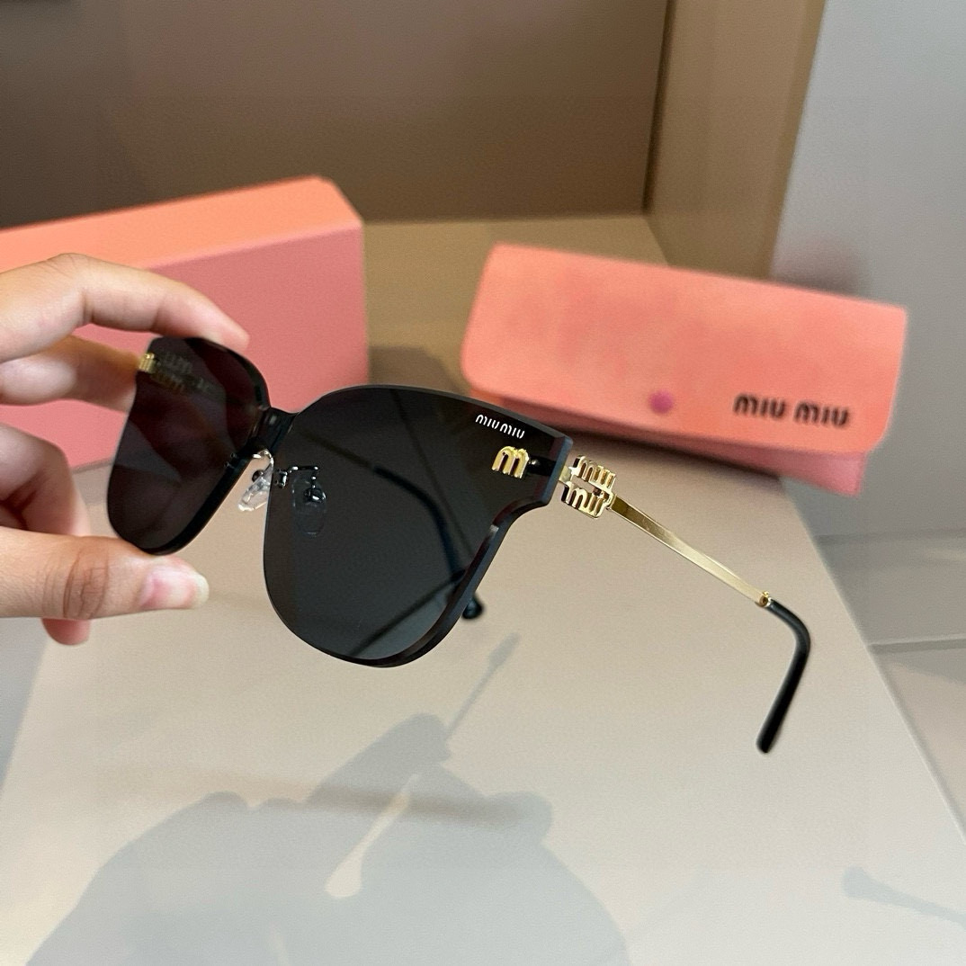 MIUMIU【TR偏光シリーズ】2025年新作 偏光サングラス 紫外線対策 M376644