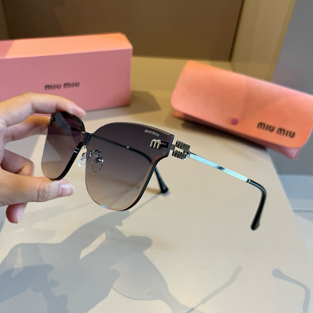 MIUMIU【TR偏光シリーズ】2025年新作 偏光サングラス 紫外線対策 M376644