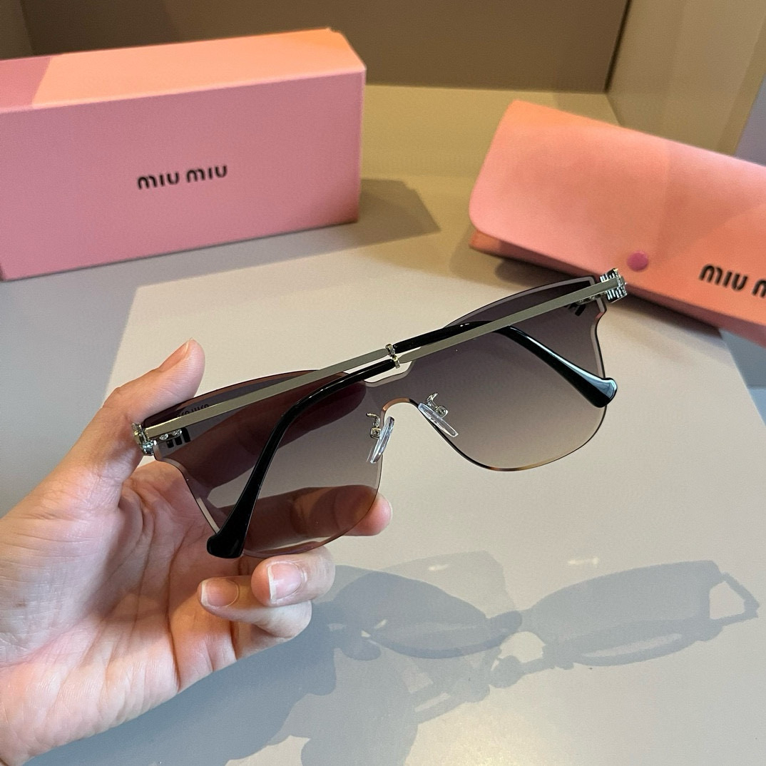 MIUMIU【TR偏光シリーズ】2025年新作 偏光サングラス 紫外線対策 M376644