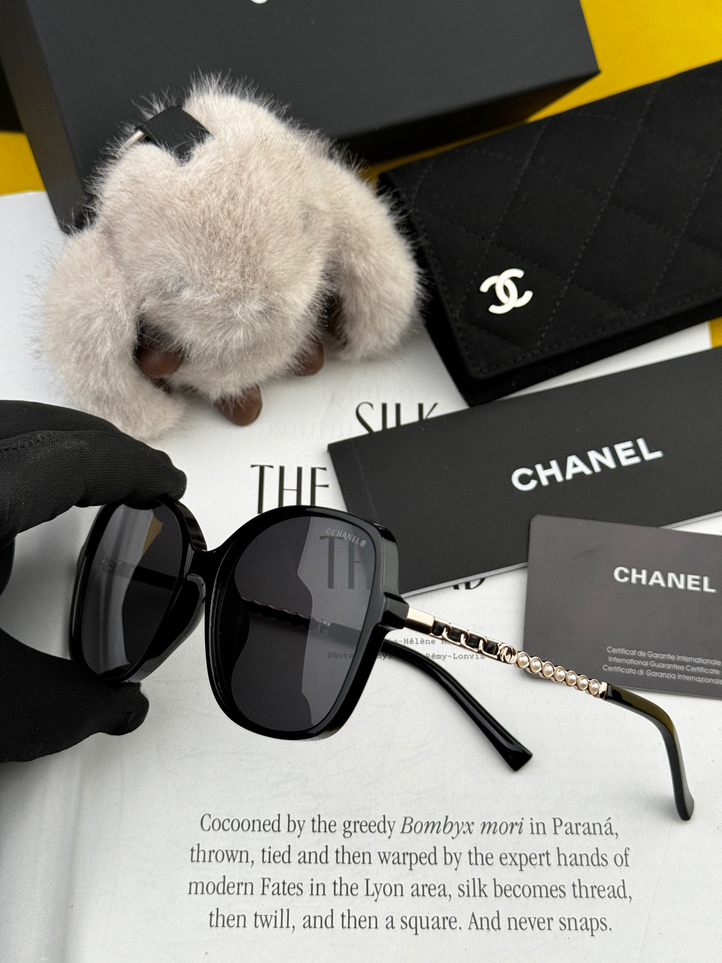 シャネルの新作サングラス、ユニークで前衛的な春夏最新モデル CH0907