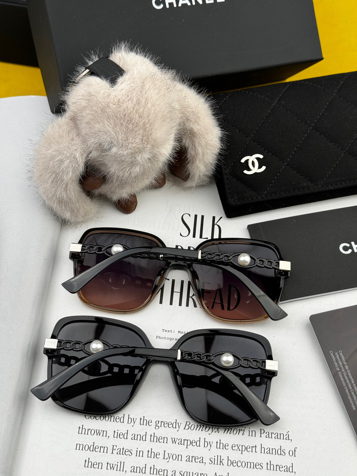 シャネルの新作サングラス、ユニークで前衛的な春夏最新モデル CH0910