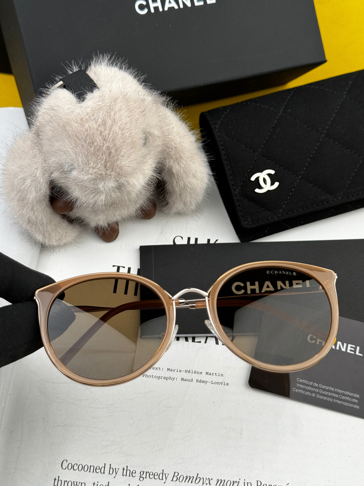 シャネルの新作サングラス、ユニークで前衛的な春夏最新モデル CH6314