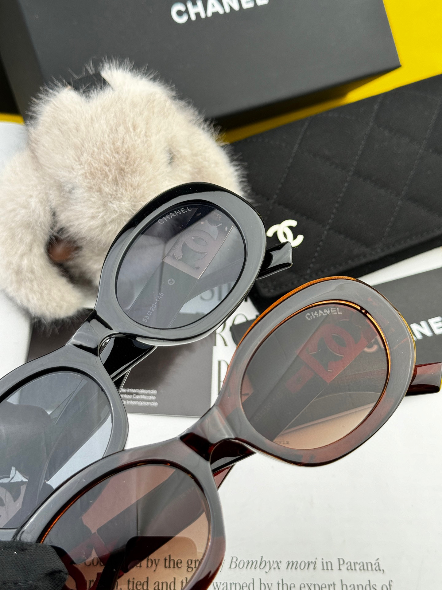 シャネルの新作サングラス、ユニークで前衛的な春夏最新モデル CH95803