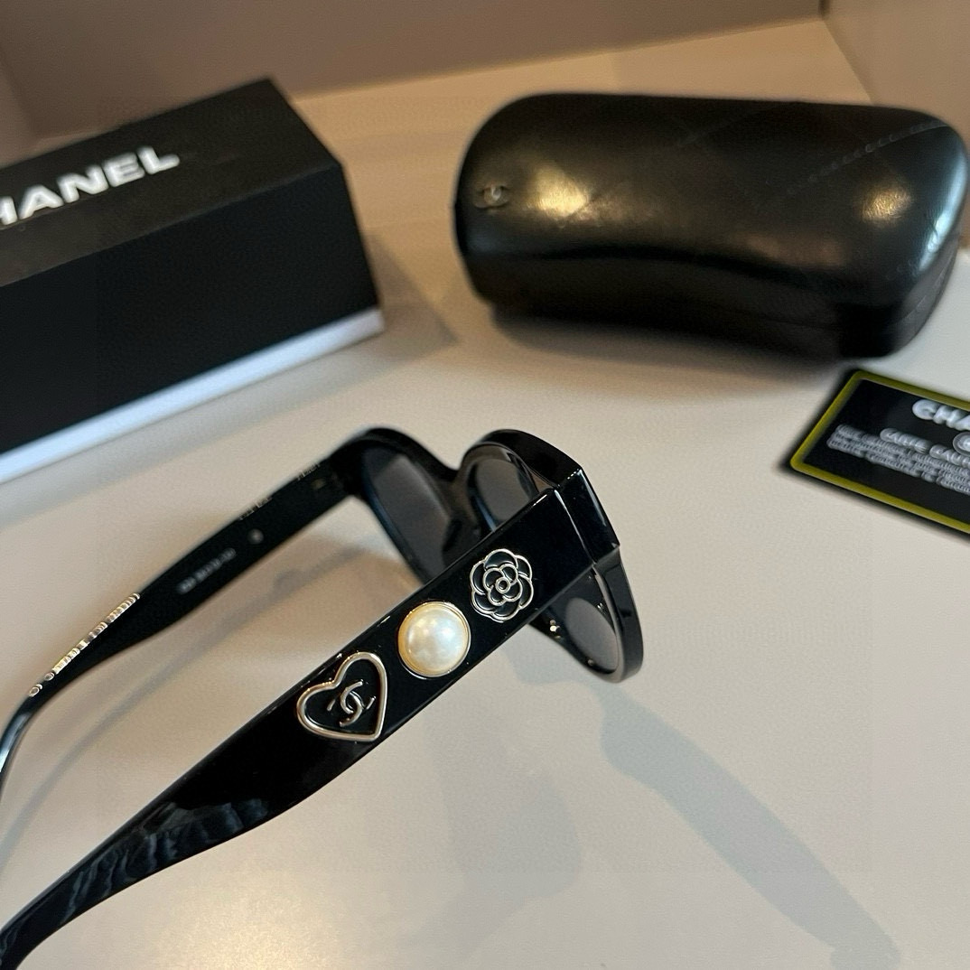 シャネル 新作 ダブルC 偏光レンズ サングラス CH381557