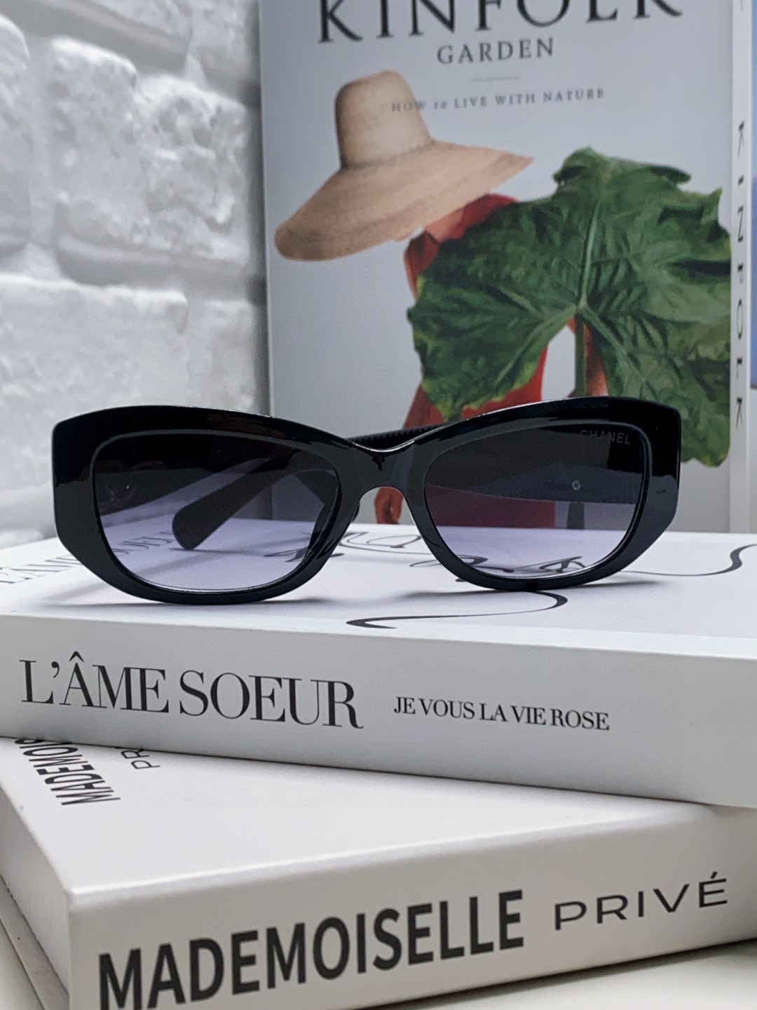 シャネル 2025年新作 ダブルCHロゴ エレガント サングラス CH381693