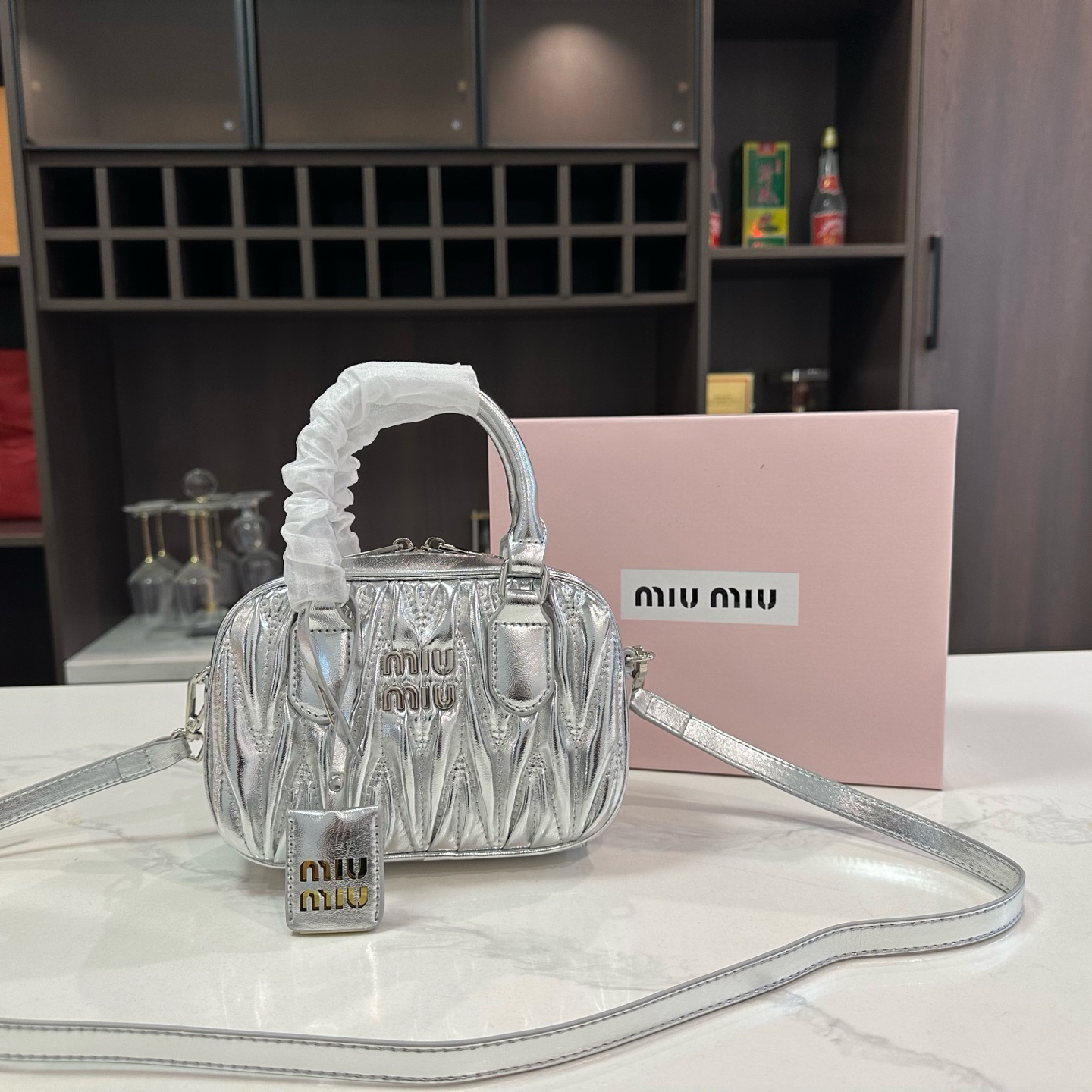 【高品質】◇【MIU MIU】レザー トップハンドルスモールバッグ