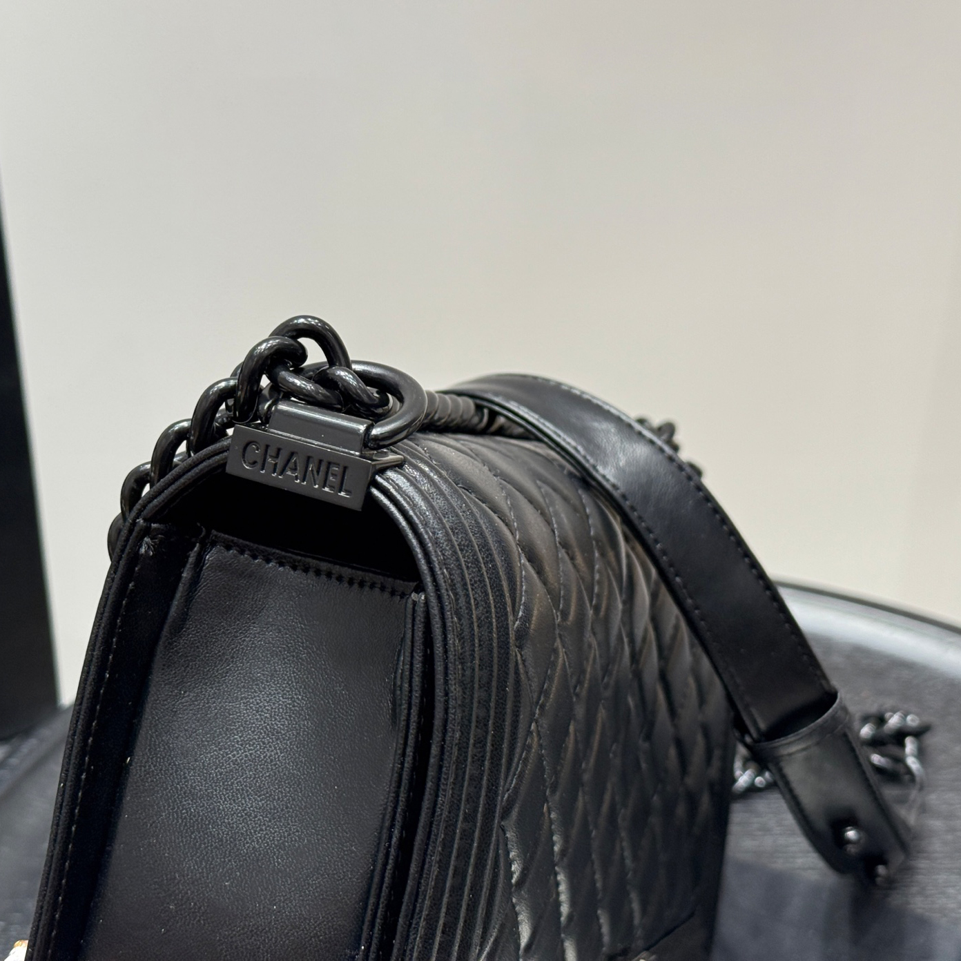 有名人愛用【シャネル】23A Leboy Chanel ハンドバッグ