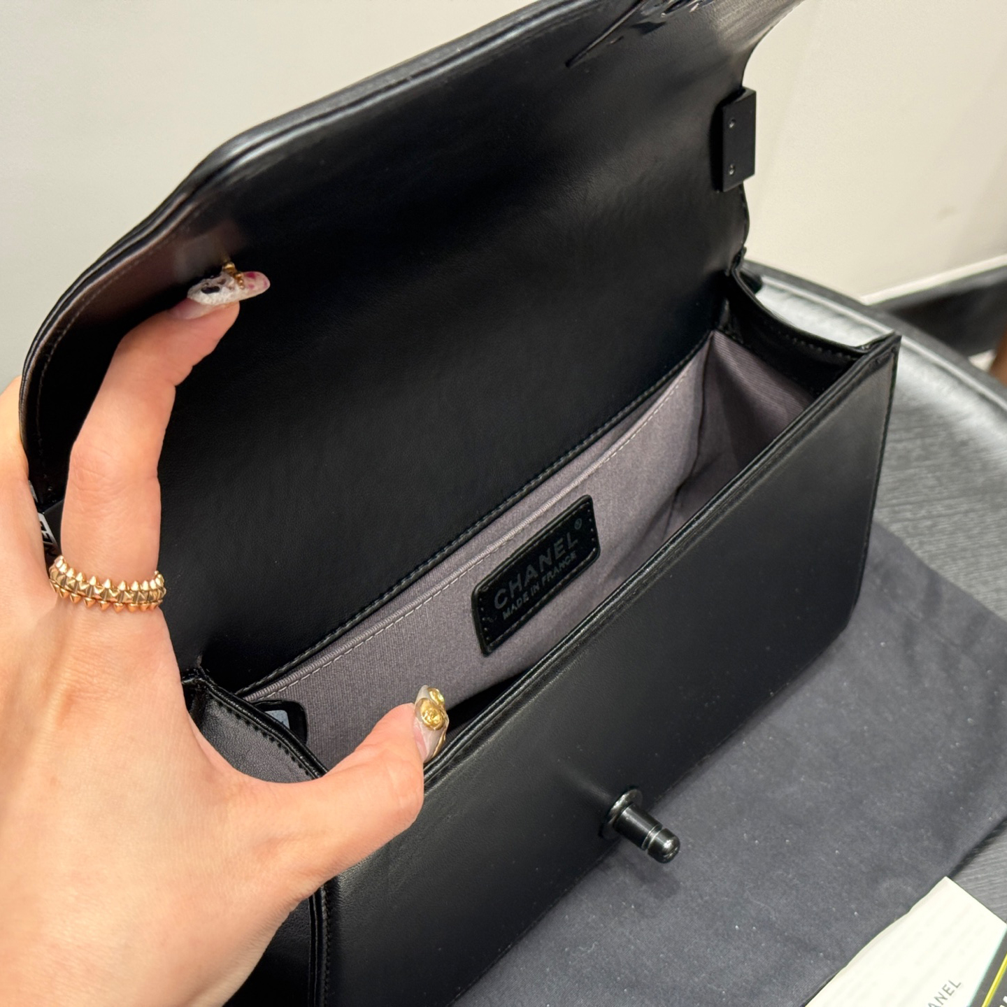 有名人愛用【シャネル】23A Leboy Chanel ハンドバッグ