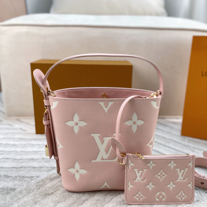2025SS（春夏）☆数量限定希少品【3WAYで楽しめる】LOUIS VUITTON★ALL IN ハンドバッグ