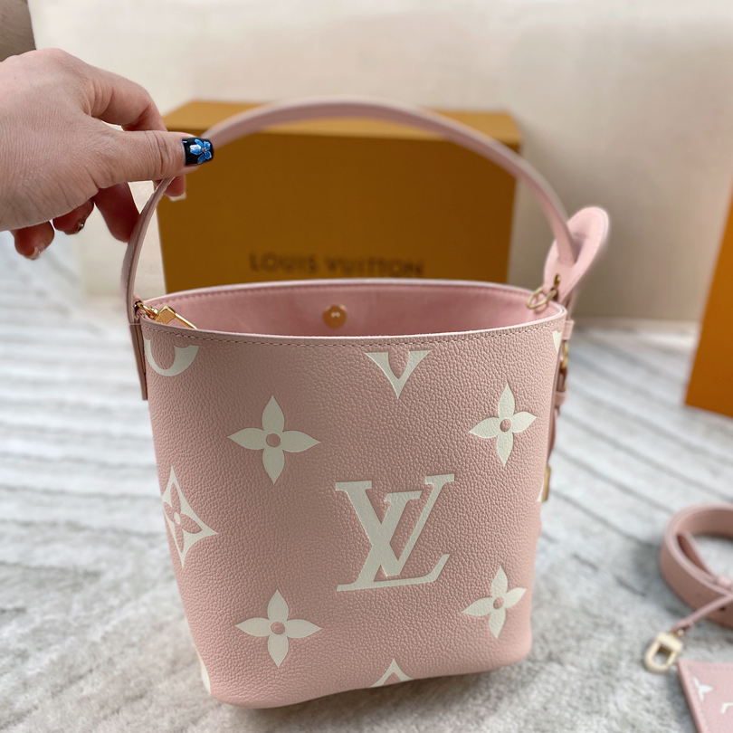 2025SS（春夏）☆数量限定希少品【3WAYで楽しめる】LOUIS VUITTON★ALL IN ハンドバッグ