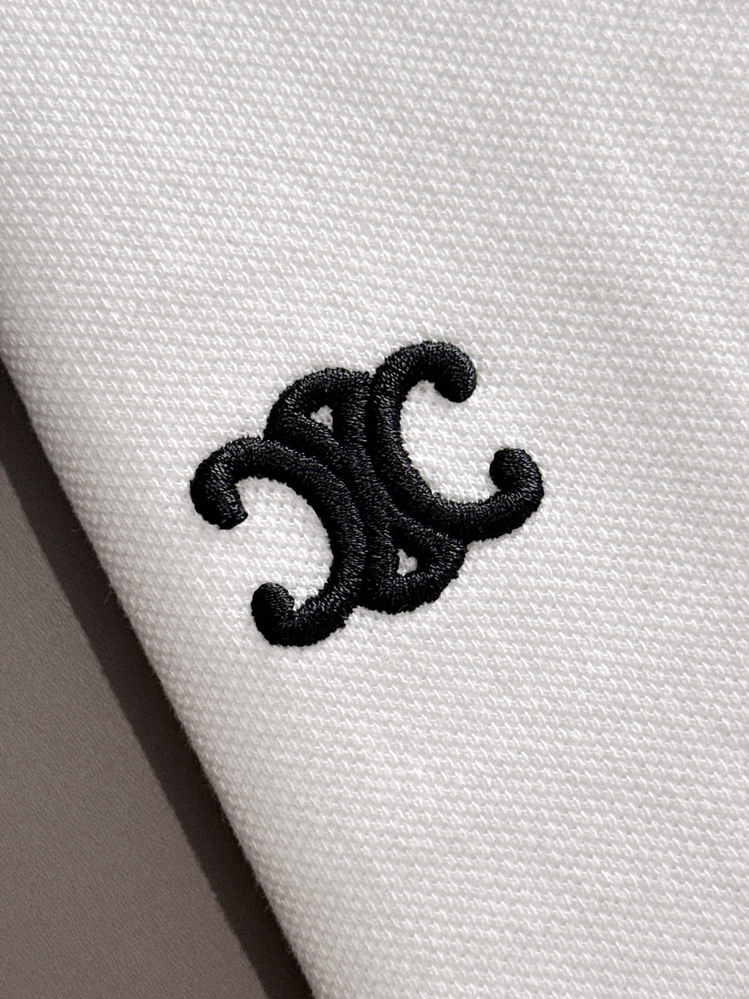 CELINE 2025年春夏新作　3色展開　半袖Tシャツ T138075