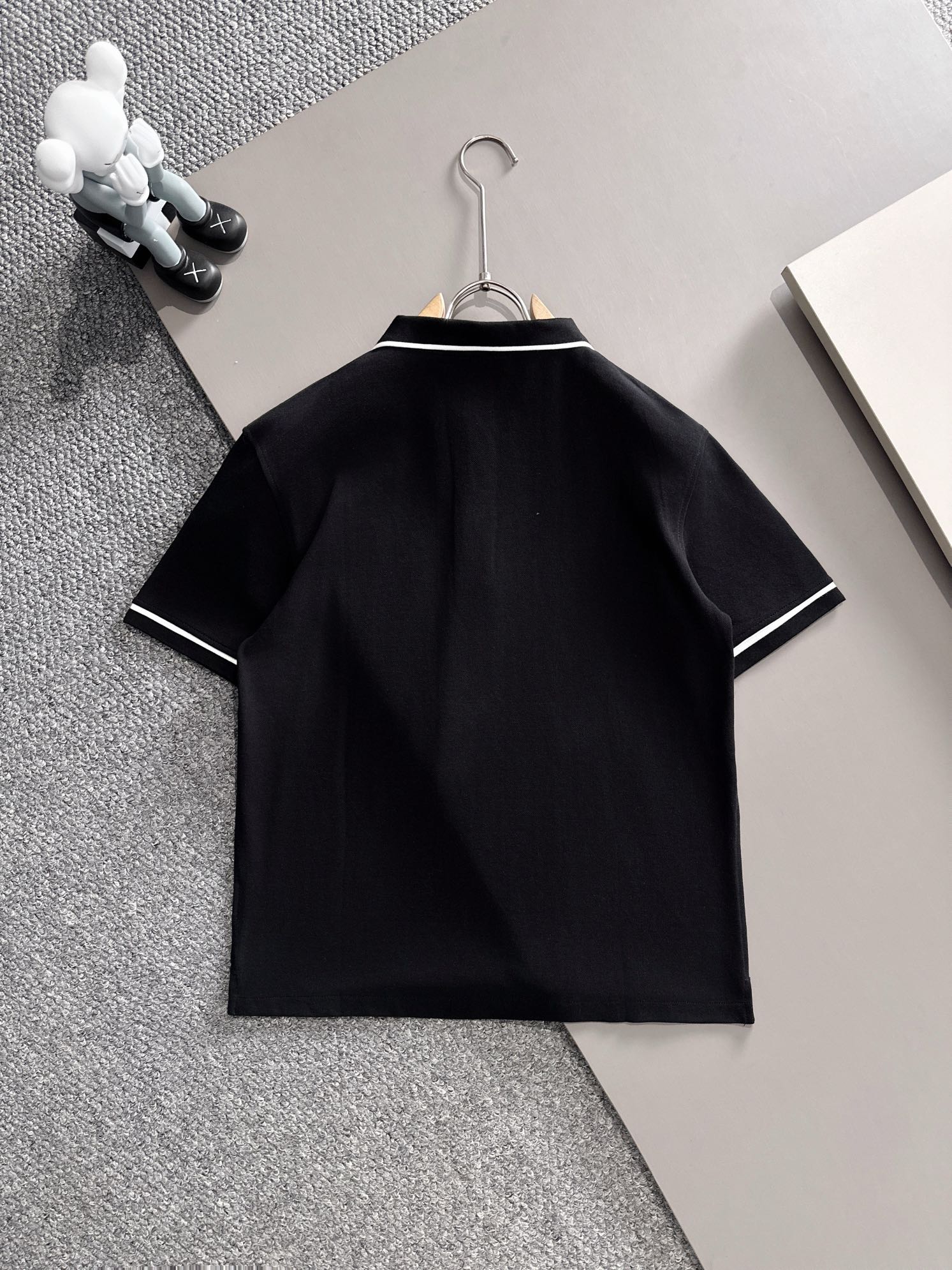 CELINE 2025年春夏新作　3色展開　半袖Tシャツ T138075