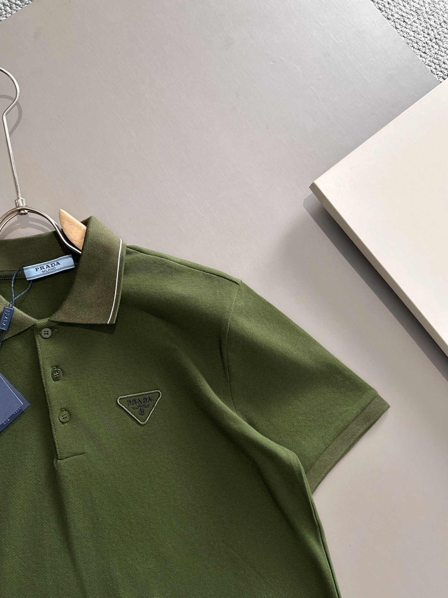 【Prada】プラダ 2025年春夏新作 ポロシャツ 半袖 T138072 3色展開