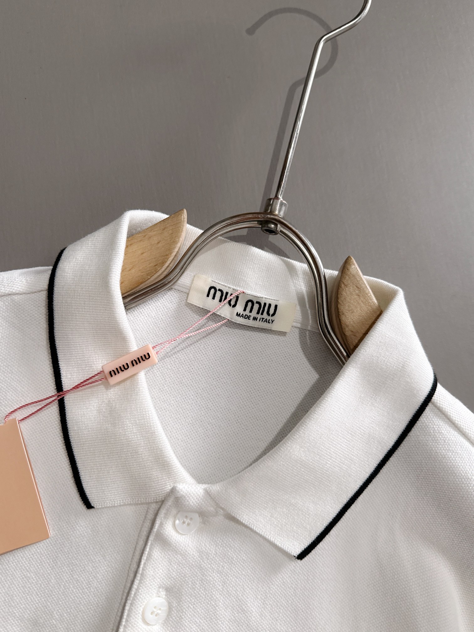 MIU MIU 2025年春夏新作 ネイビー/ホワイト ポロシャツ 半袖 T138063