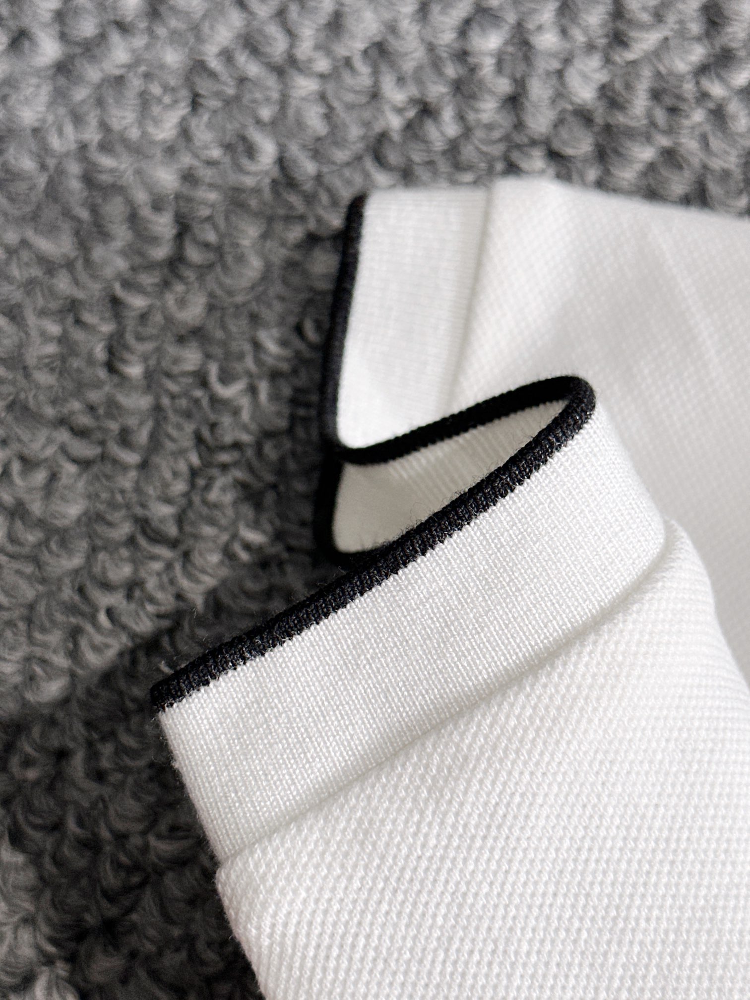 MIU MIU 2025年春夏新作 ネイビー/ホワイト ポロシャツ 半袖 T138063