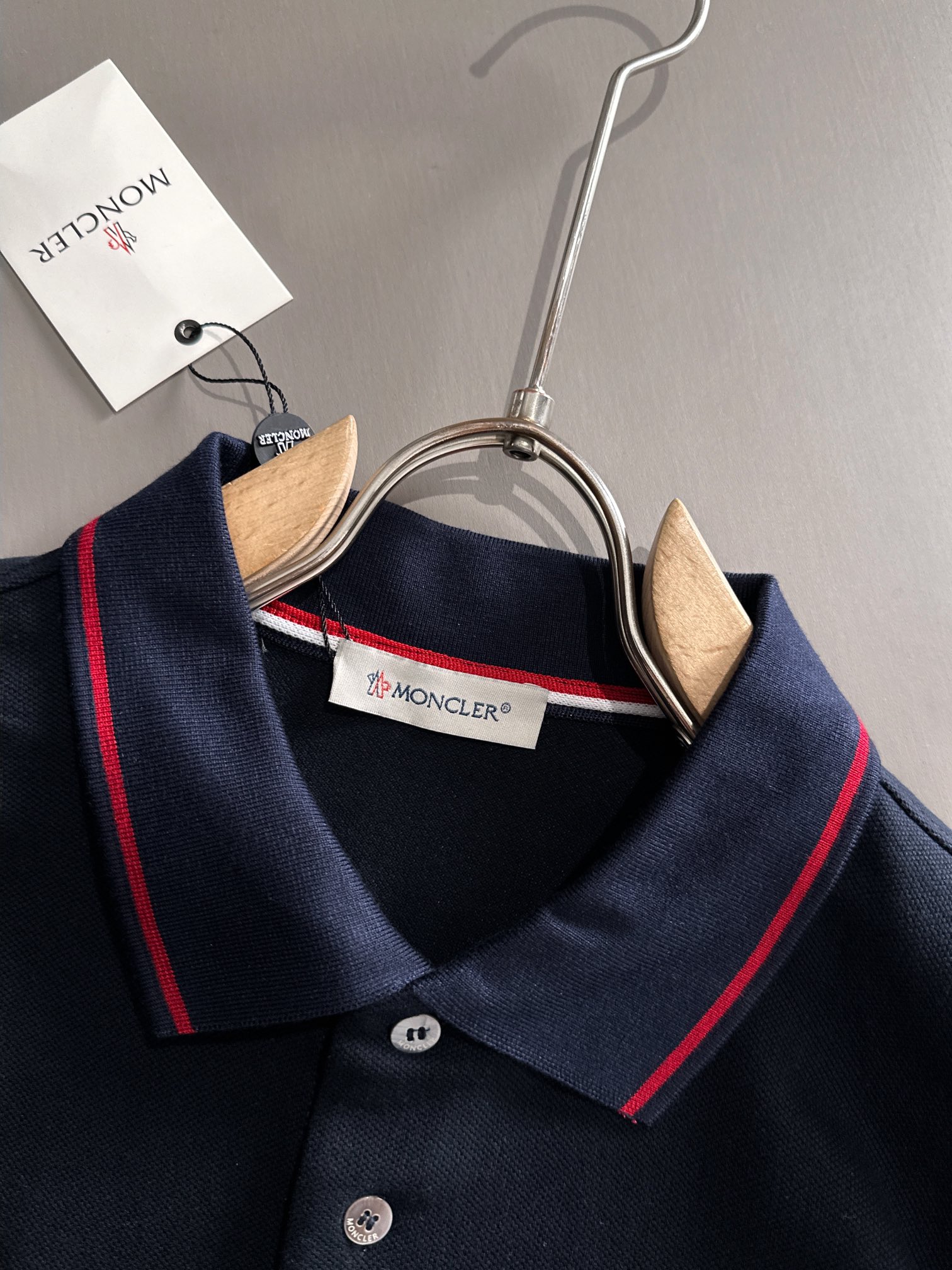 【Moncler】モンクレール 2025年春夏新作 ネイビー/ホワイト ポロシャツ 半袖 T138062