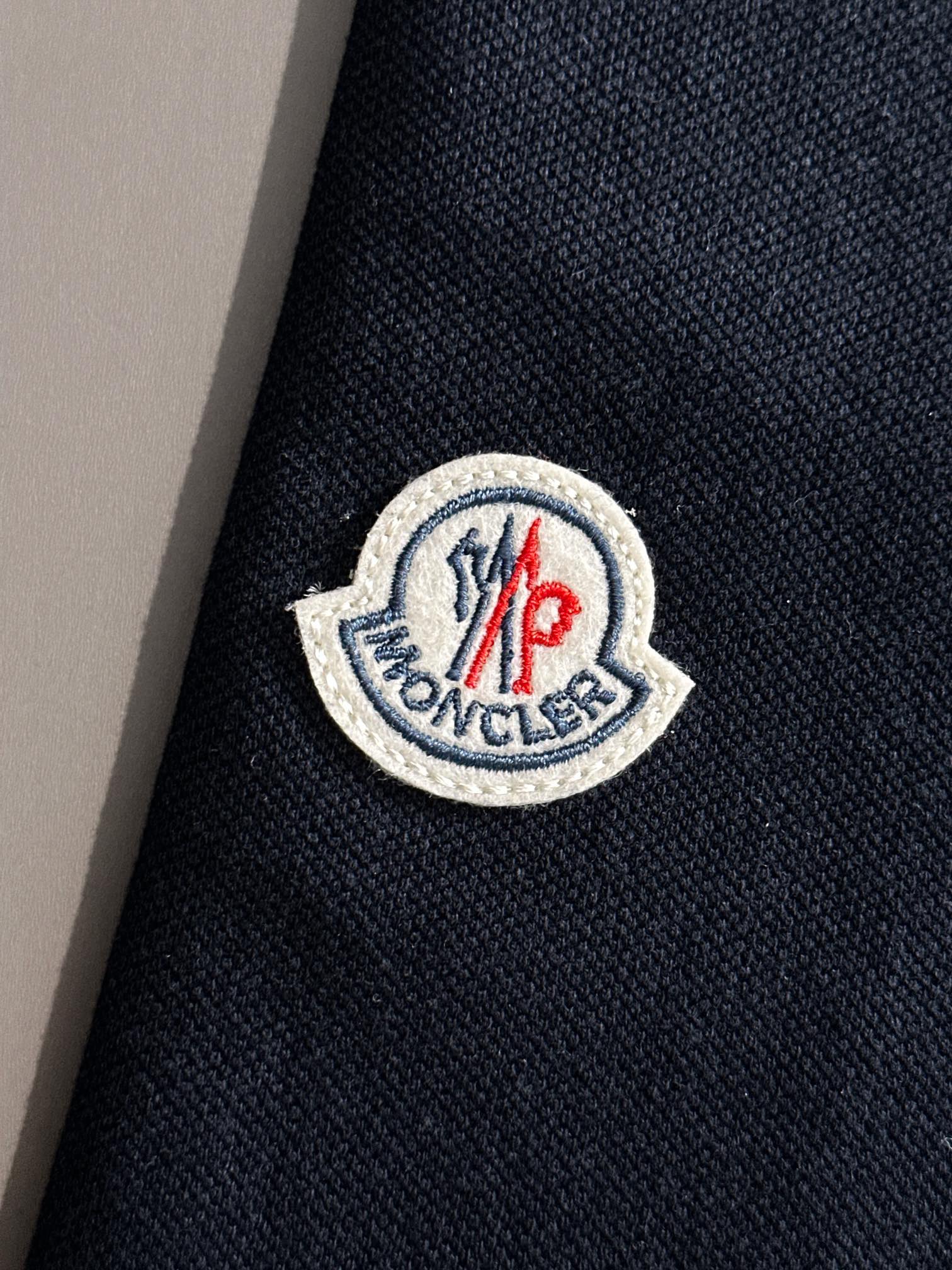 【Moncler】モンクレール 2025年春夏新作 ネイビー/ホワイト ポロシャツ 半袖 T138062