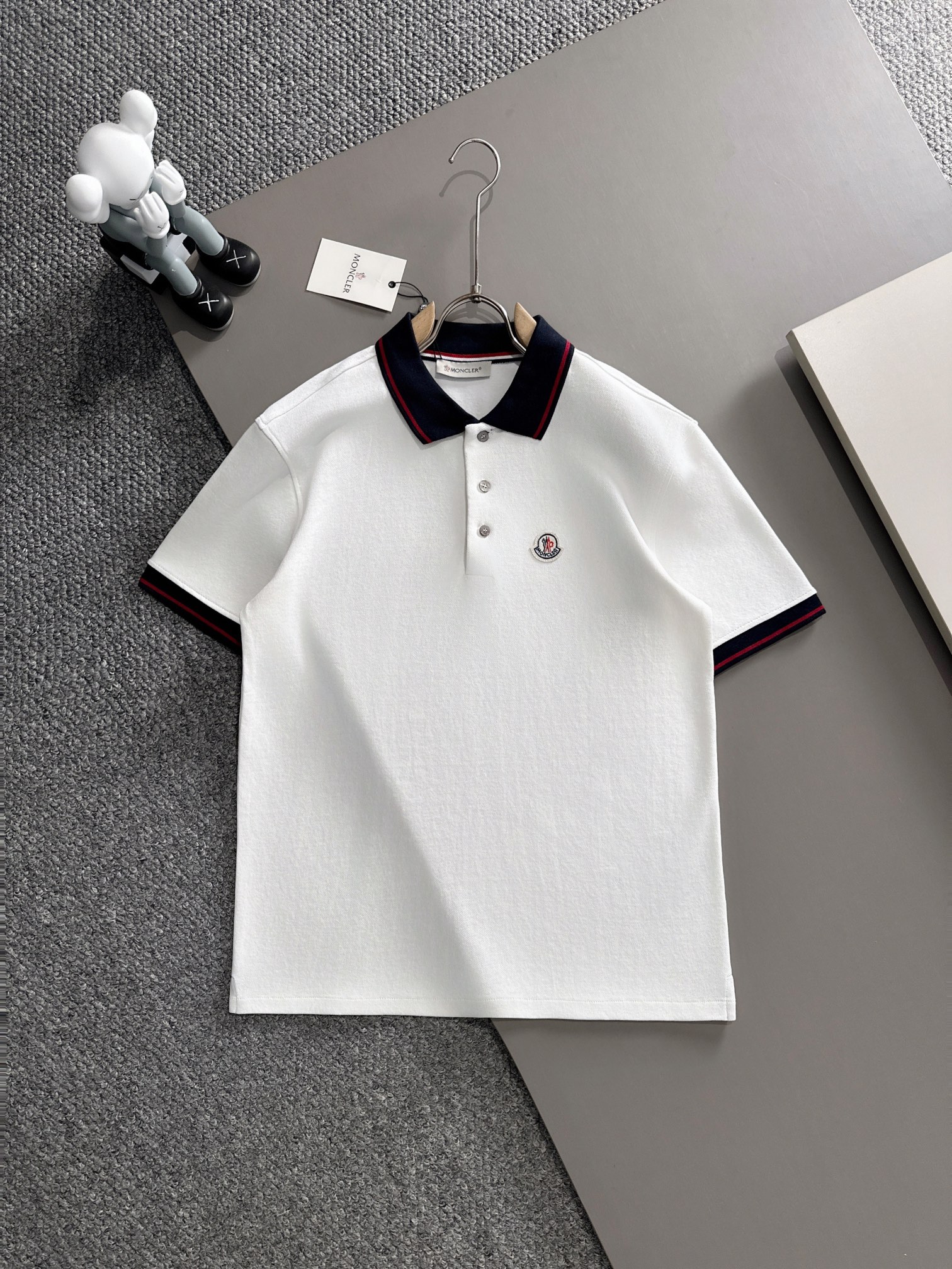 【Moncler】モンクレール 2025年春夏新作 ネイビー/ホワイト ポロシャツ 半袖 T138062