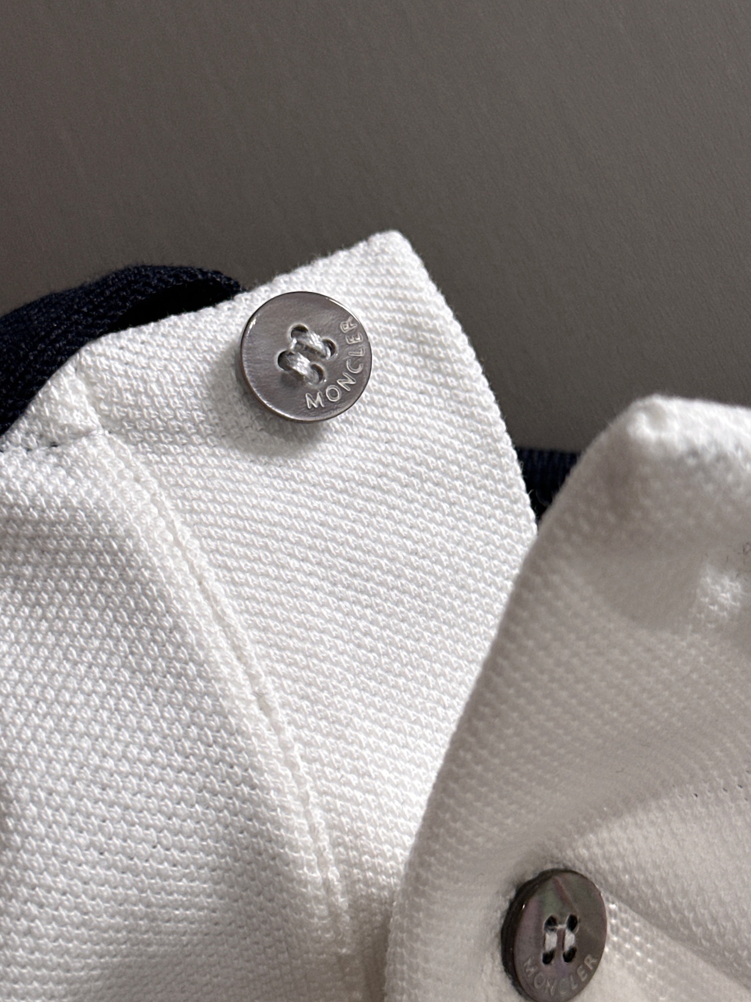 【Moncler】モンクレール 2025年春夏新作 ネイビー/ホワイト ポロシャツ 半袖 T138062