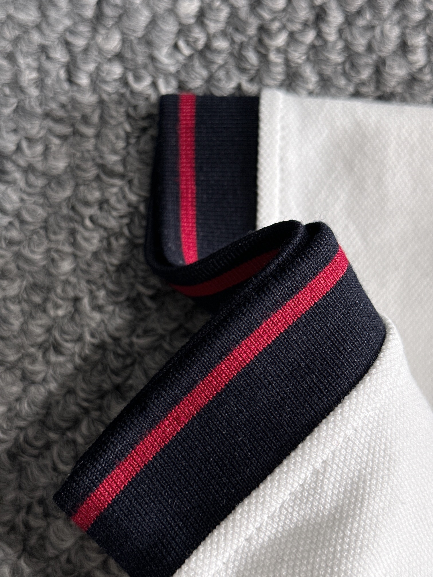 【Moncler】モンクレール 2025年春夏新作 ネイビー/ホワイト ポロシャツ 半袖 T138062