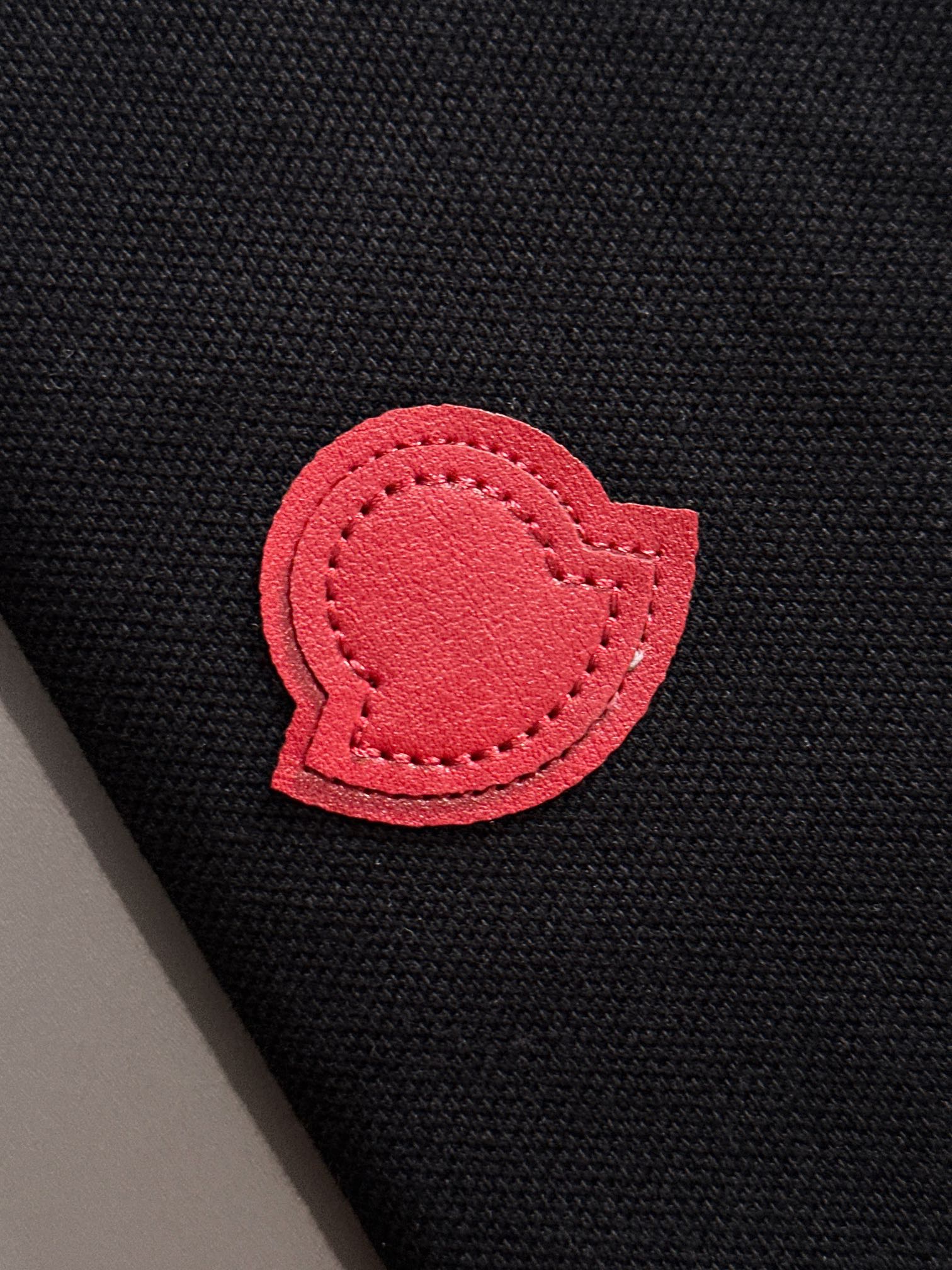 Moncler 2025年春夏コレクション ブラック/ホワイト ポロシャツ 半袖 T138056