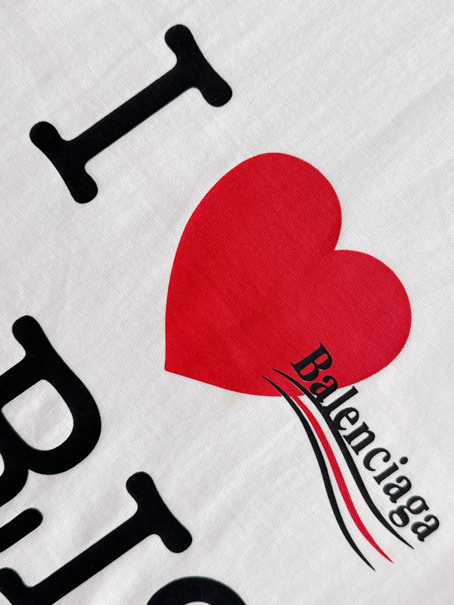 バレンシアガ 2025年春夏コレクション ブラック/ホワイト 半袖 T138039