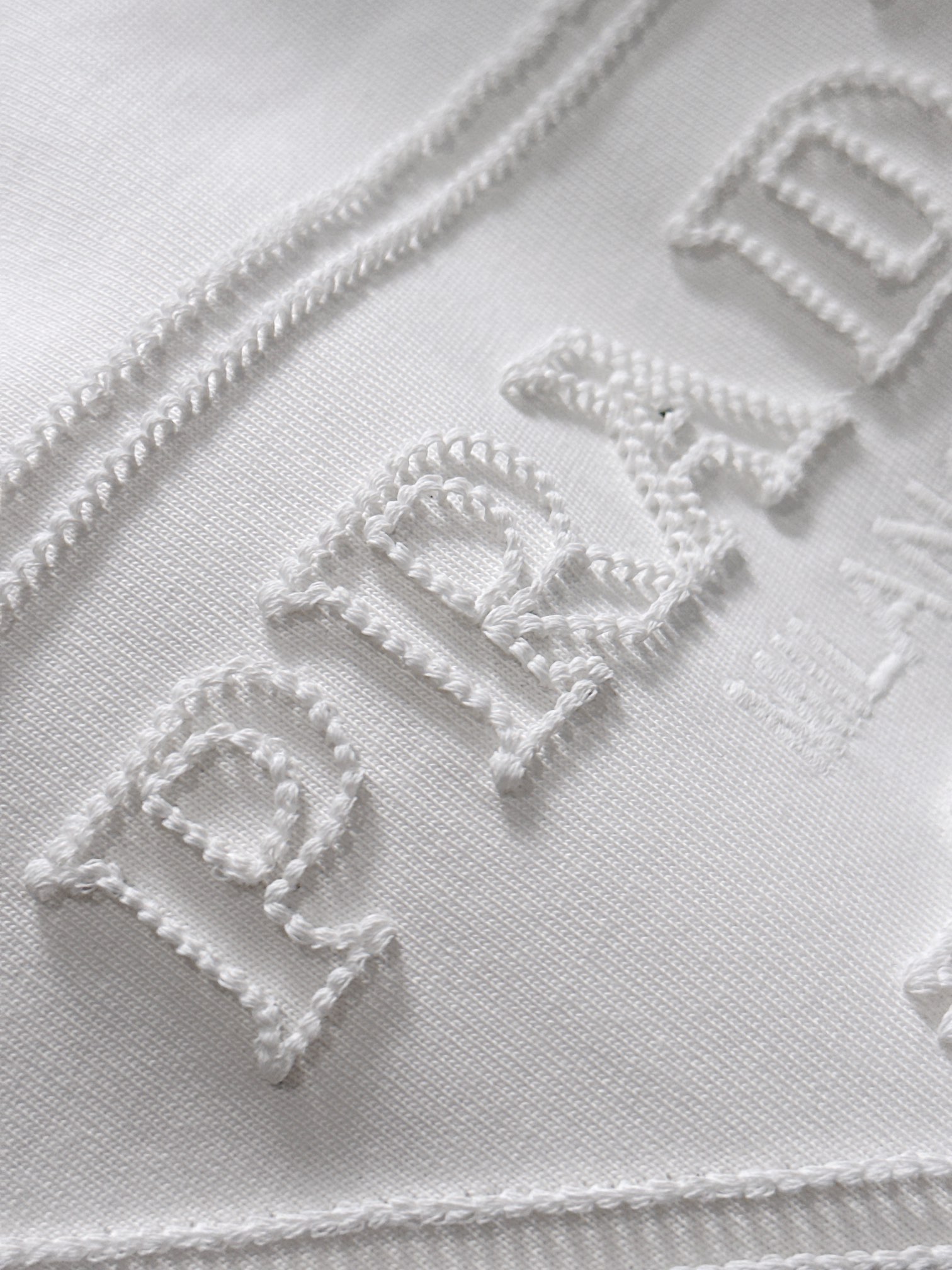 プラダ 2025年春夏新作 ブラック/ホワイト 半袖 T138030