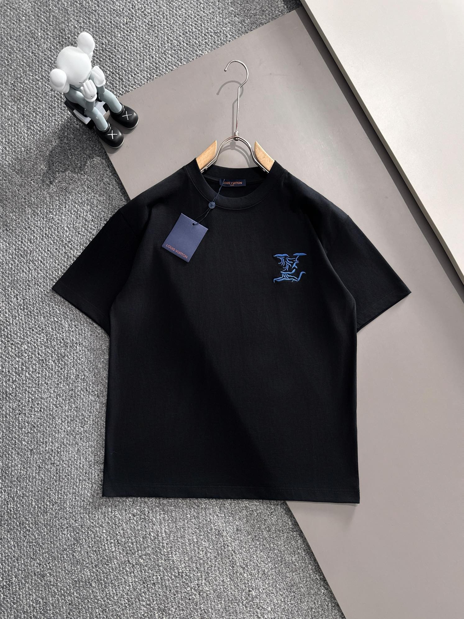 ルイ・ヴィトン 2025年春夏コレクション ブラック/ホワイト 半袖 T138021