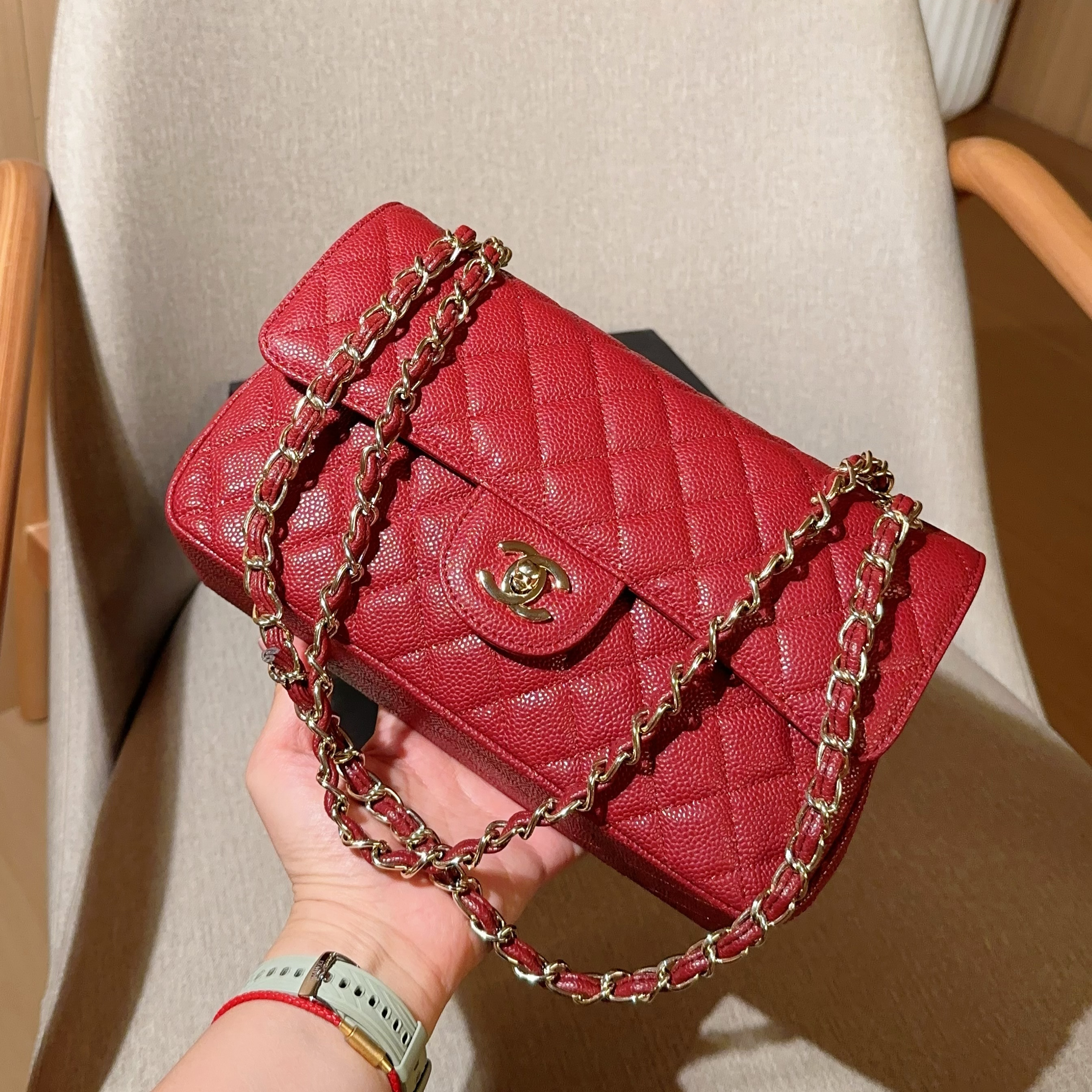 ☆目をひく赤色☆CHANEL/シャネル クラシックフラップバック