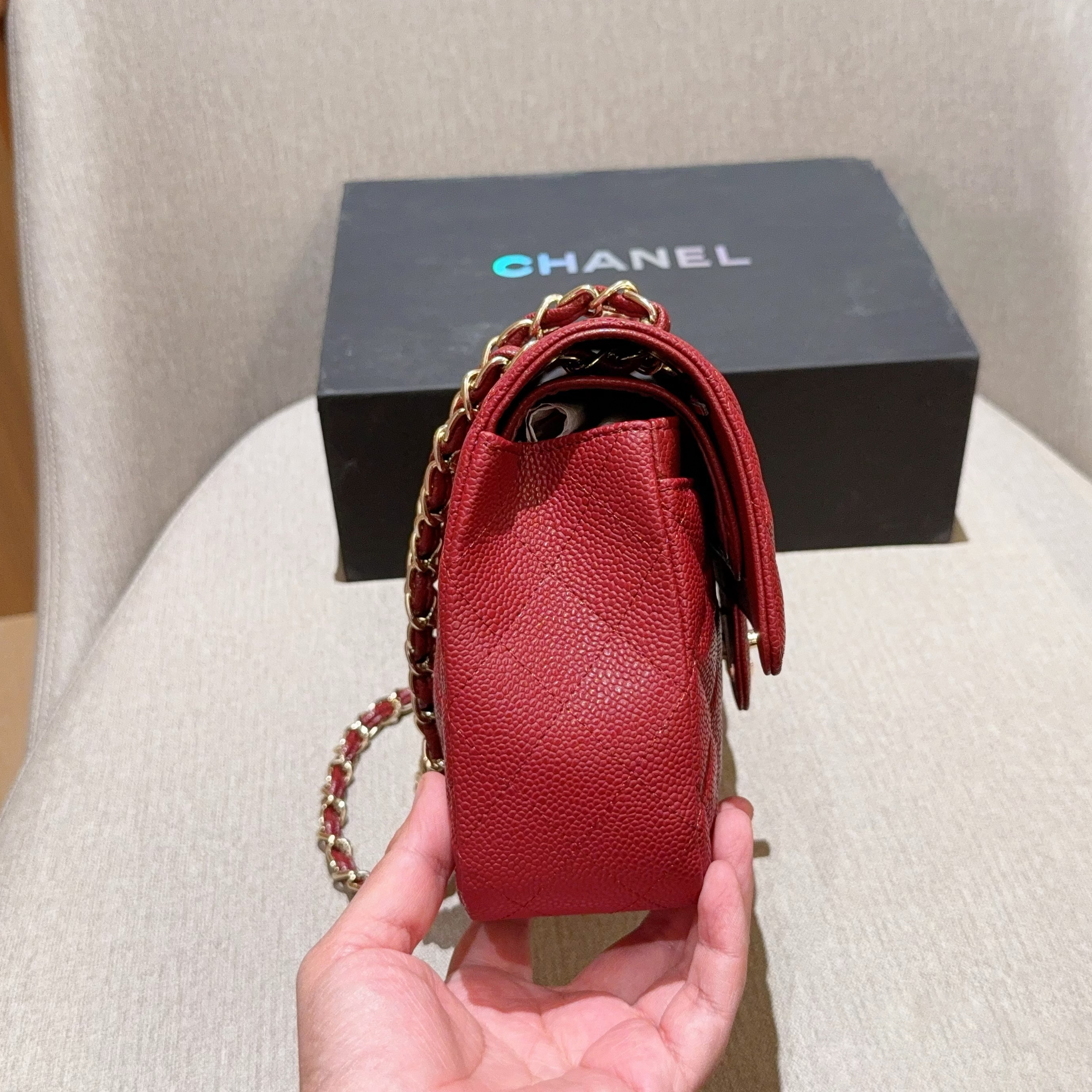 ☆目をひく赤色☆CHANEL/シャネル クラシックフラップバック