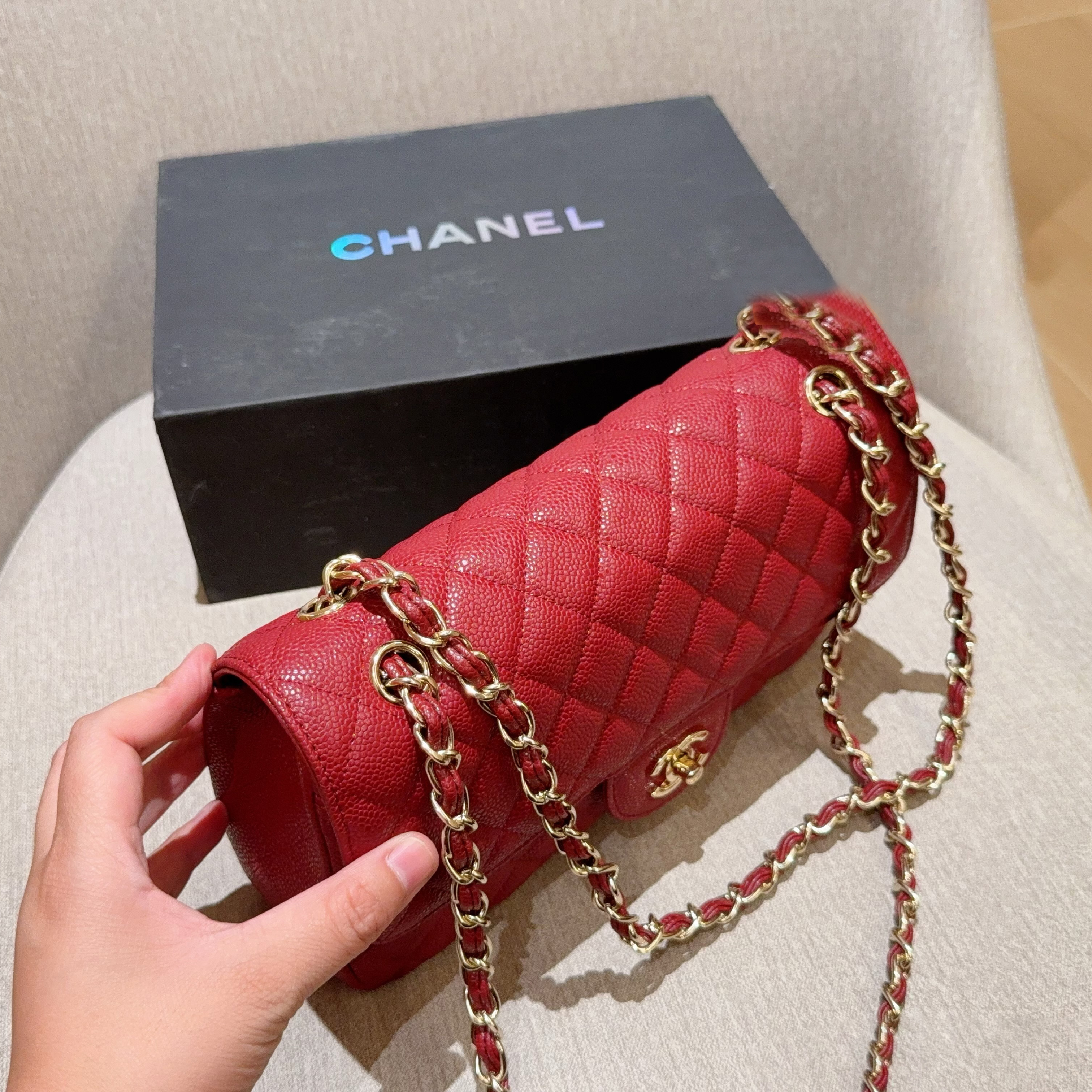☆目をひく赤色☆CHANEL/シャネル クラシックフラップバック