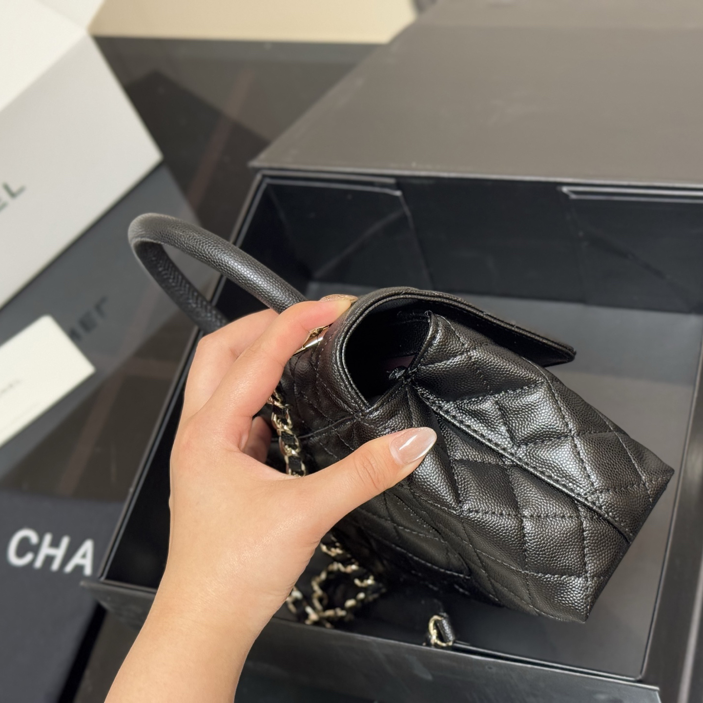 希少 CHANEL/シャネル ココハンドル バッグ チェーン キャビア 24cm