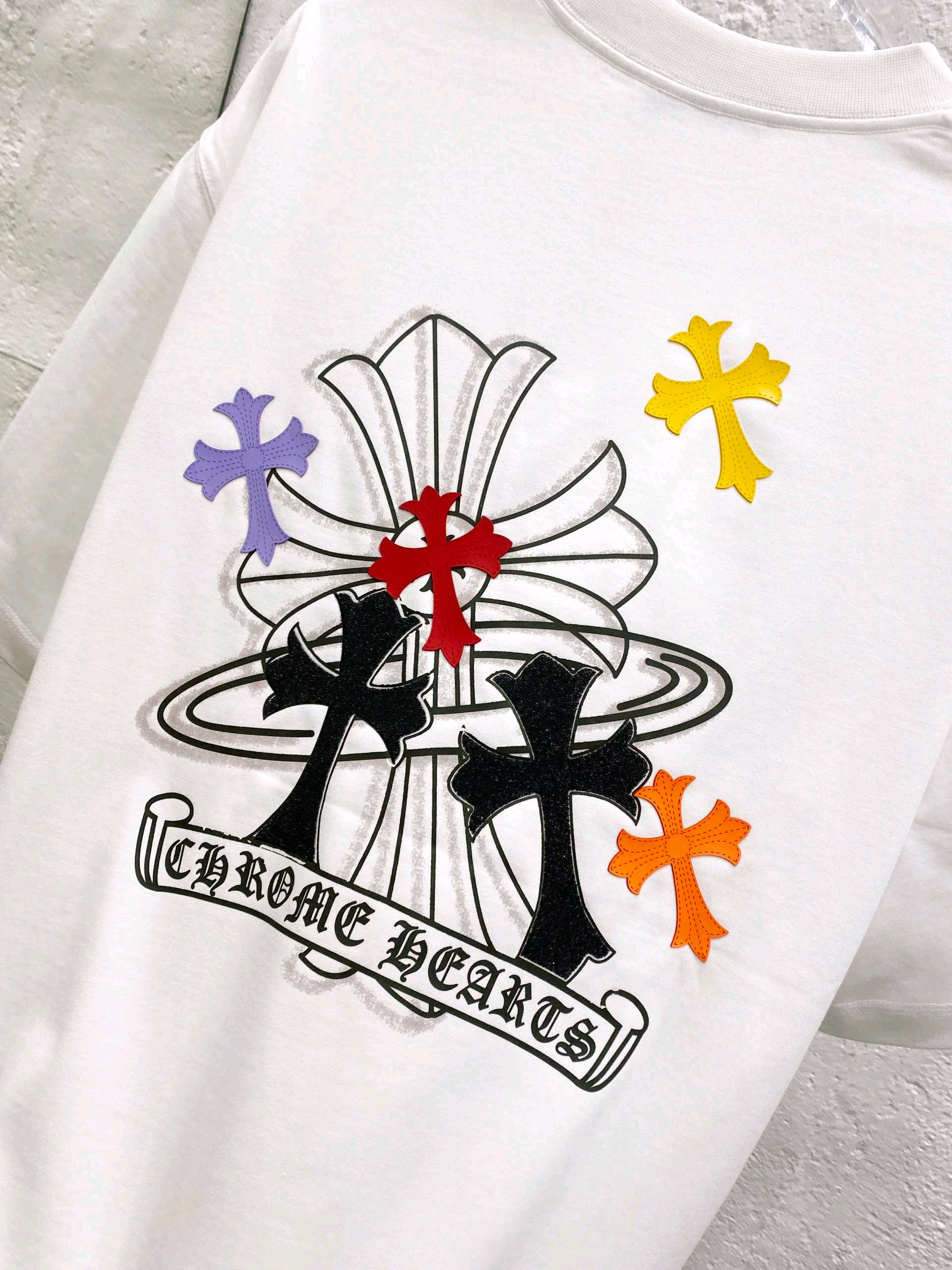 クロムハーツ【Chrome Hearts】 Tシャツ - 2026年春夏 新着商品 ブラック / ホワイト HT-26S03
