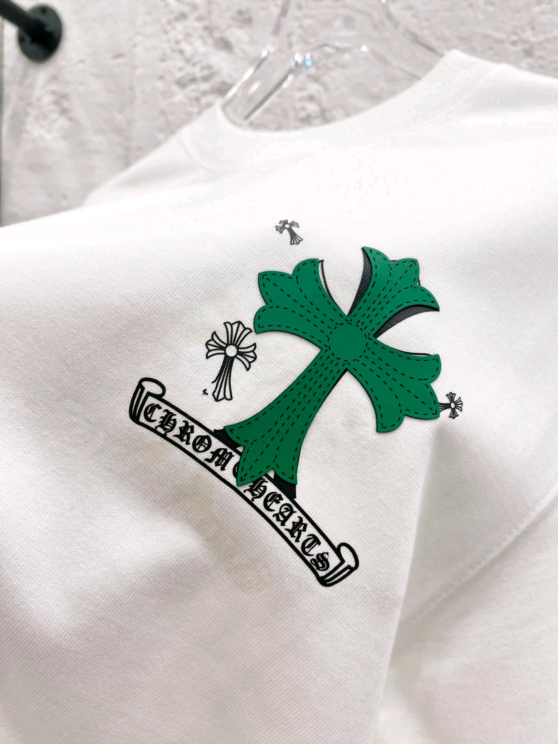 クロムハーツ【Chrome Hearts】 Tシャツ - 2026年春夏 新着商品 ブラック / ホワイト HT-26S03