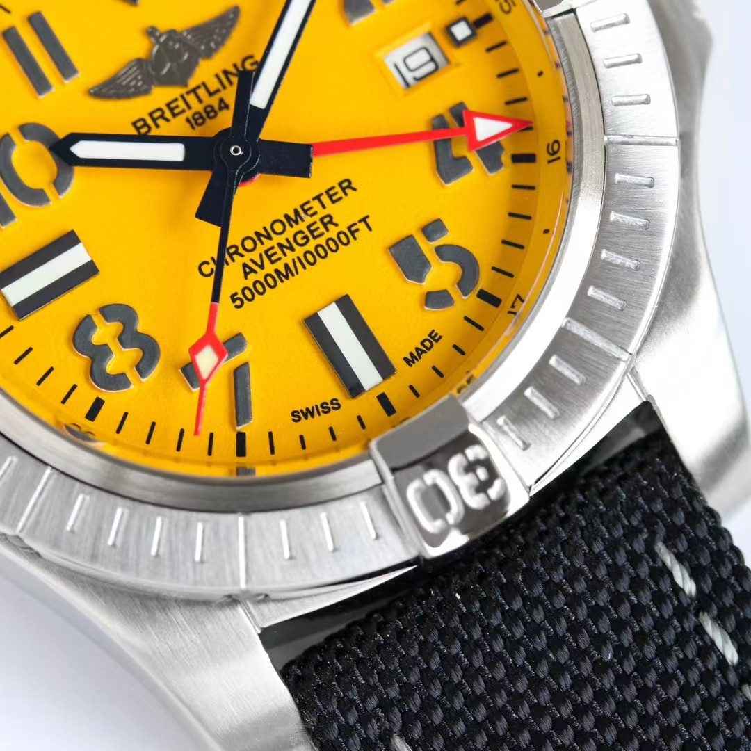 ブライトリング アベンジャー オートマチック 45 シーウルフ A17319101I2X1