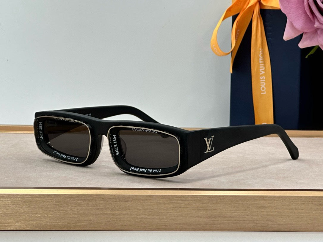 正規品★LOUIS VUITTON LV シグネチャー イヤリング ピアス・エセンシャル V S00｜ルイ・ヴィトン 公式サイト - M68153