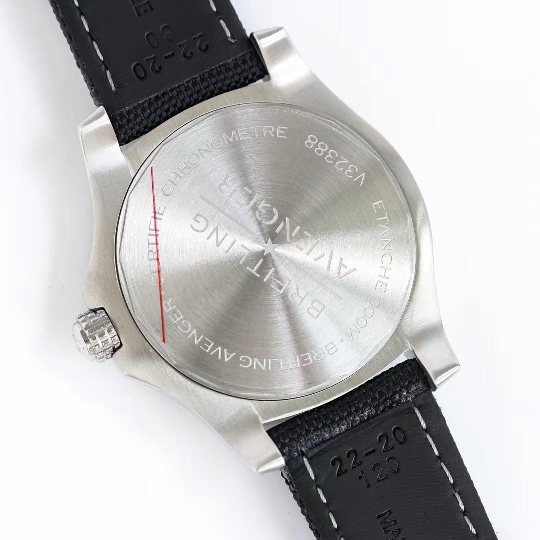 ブライトリング アベンジャー オートマチック 45 シーウルフ A17319101I2X1