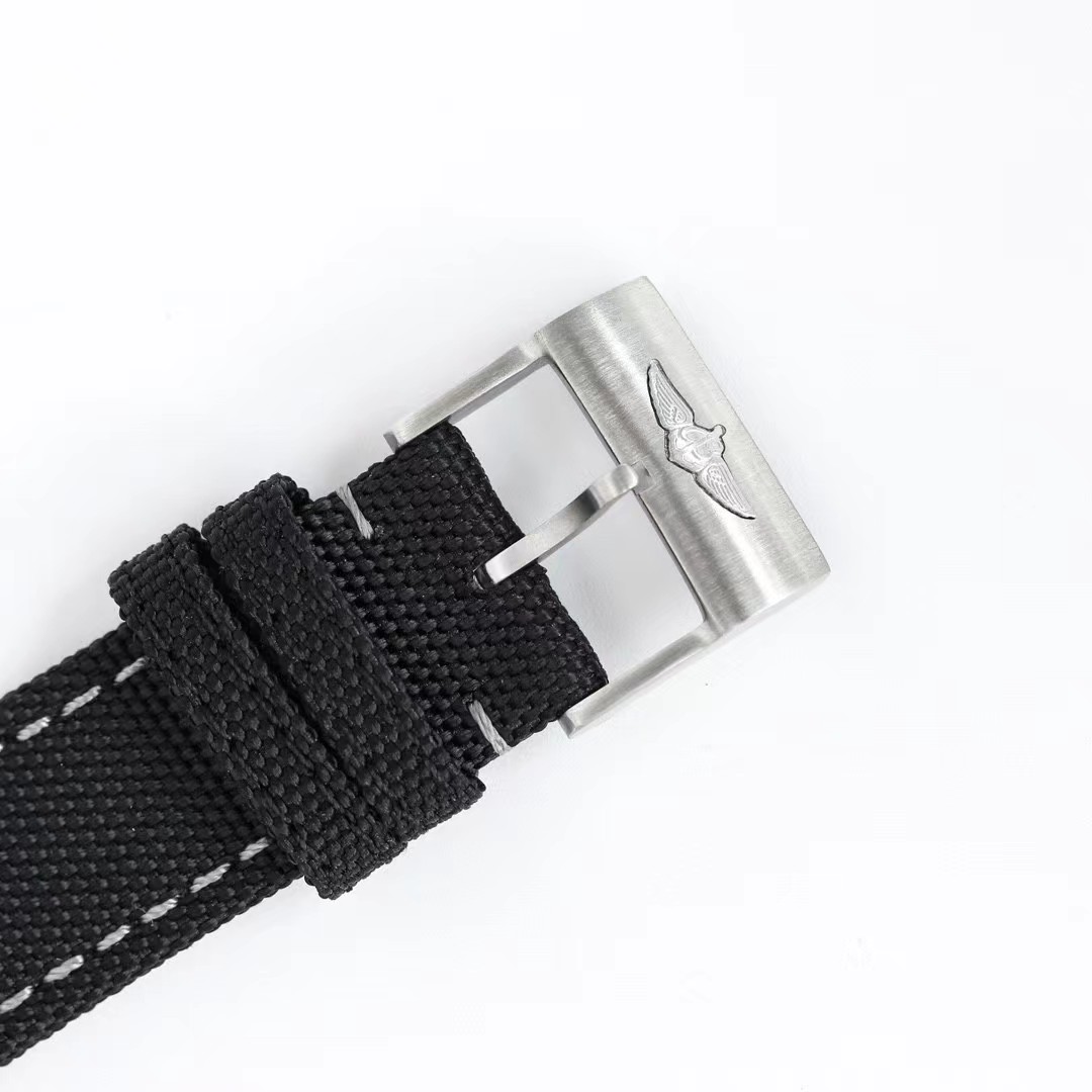 ブライトリング アベンジャー オートマチック 45 シーウルフ A17319101I2X1