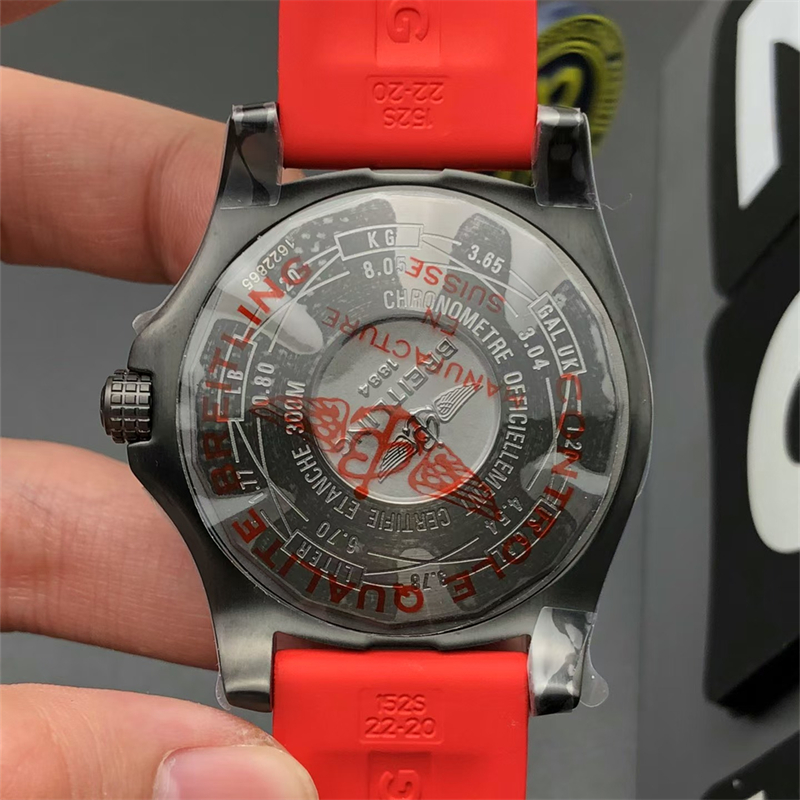 ブライトリング BREITLING アベンジャーブラックバード A3239011BC35433XA20BA1