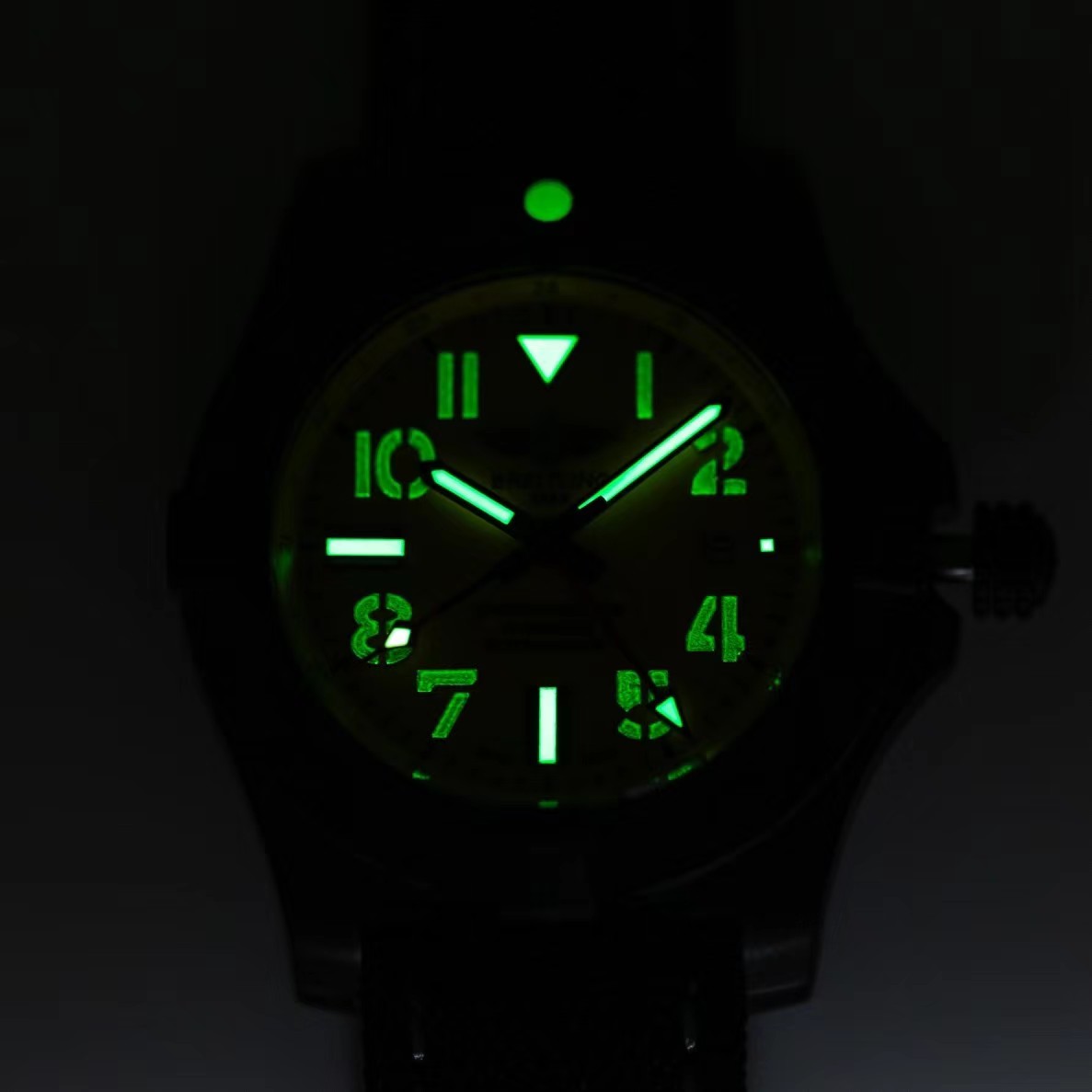 ブライトリング アベンジャー オートマチック 45 シーウルフ A17319101I2X1