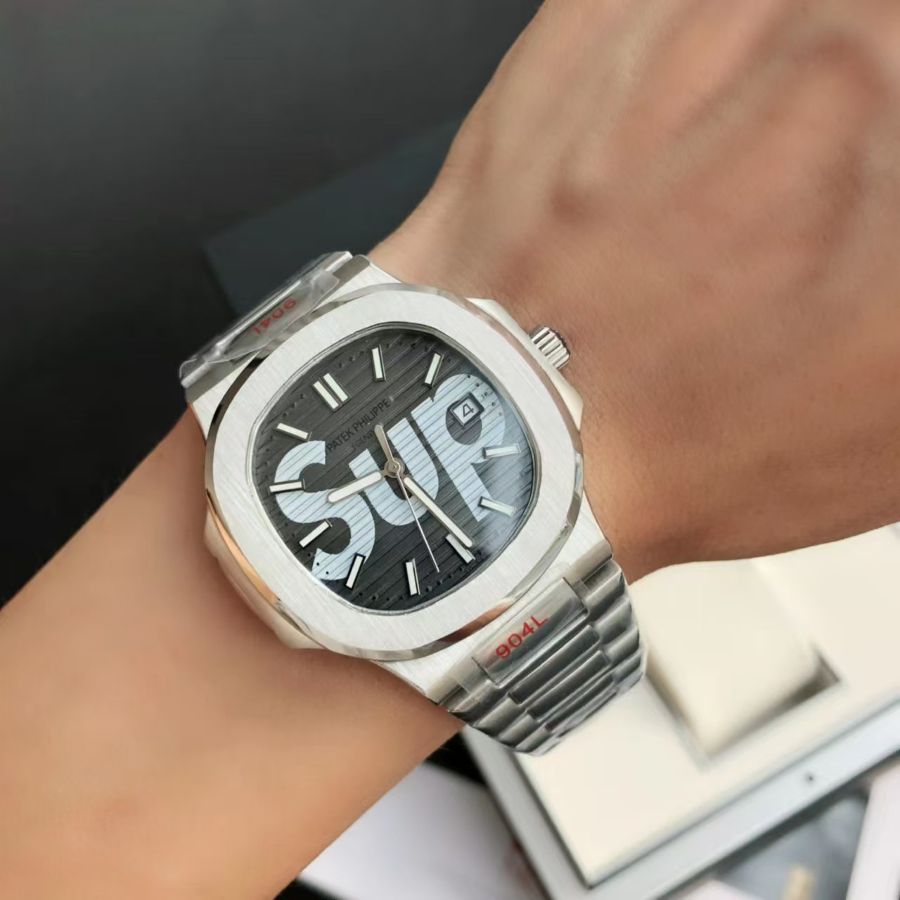 PATEK PHILIPPE Supreme ノーチラス 5711自動巻き時計