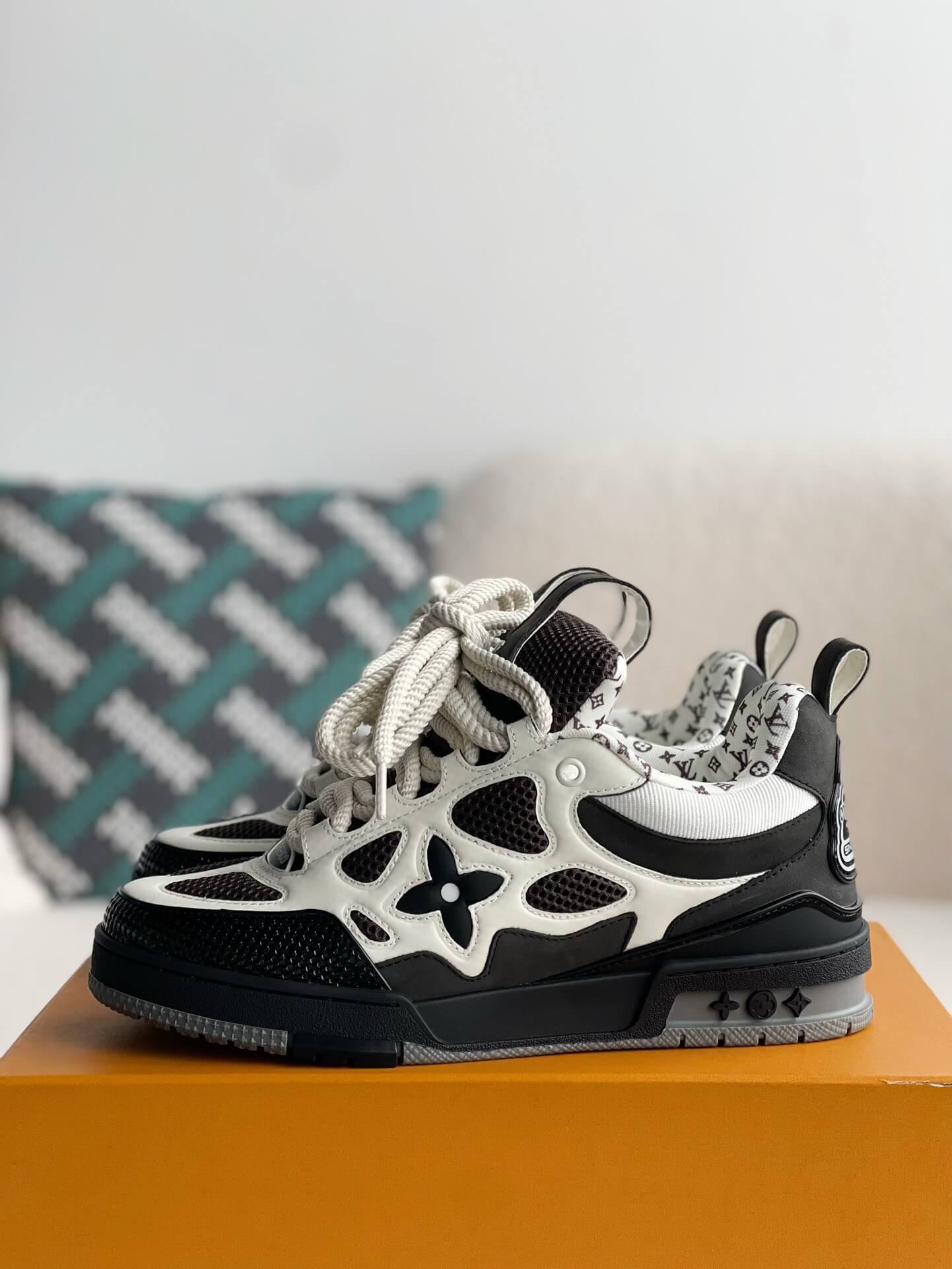 louis-vuitton-lv-skate-black-white-sneaker